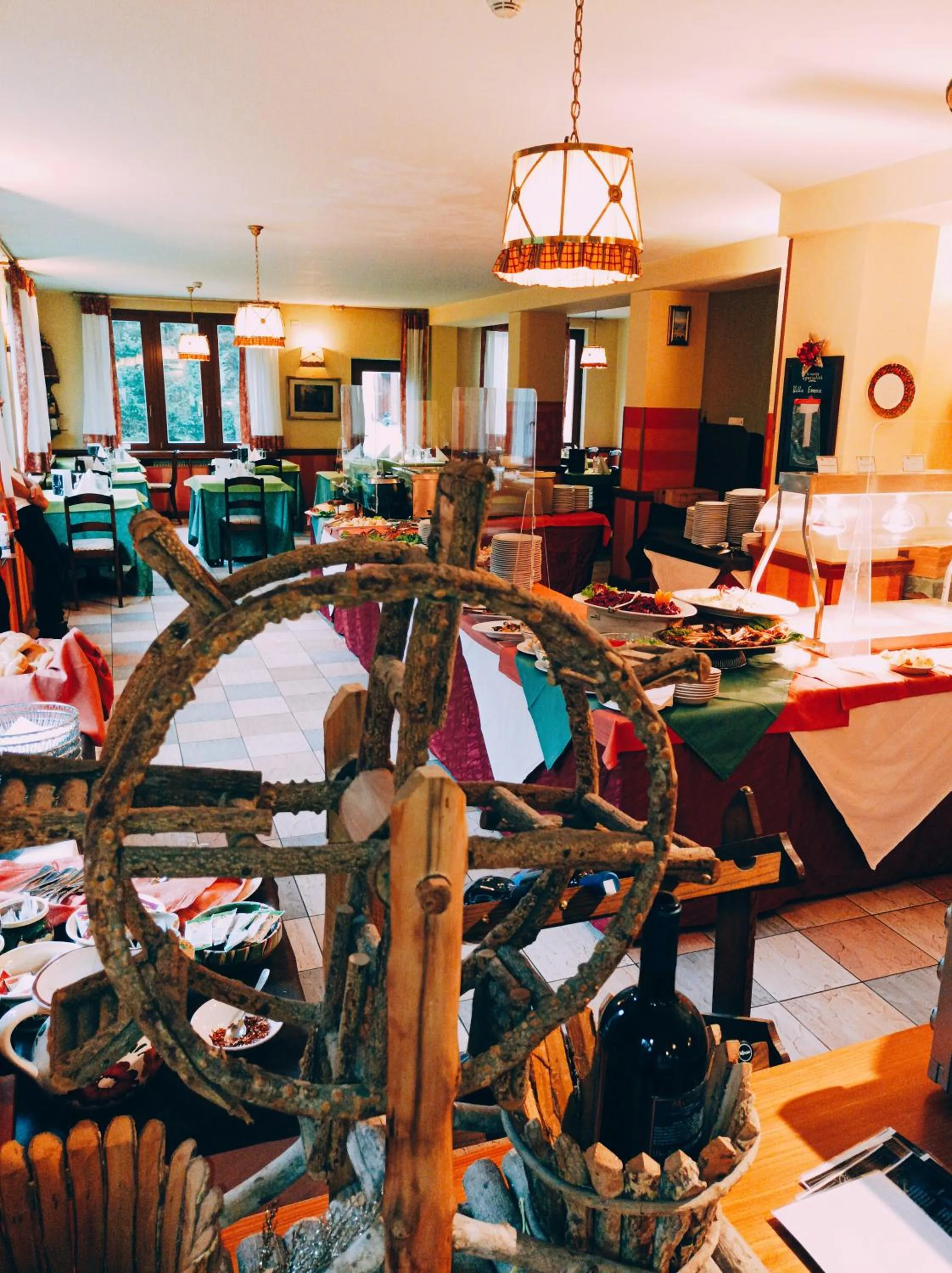 Restaurant/places to eat in IHR Hotel Villa Emma