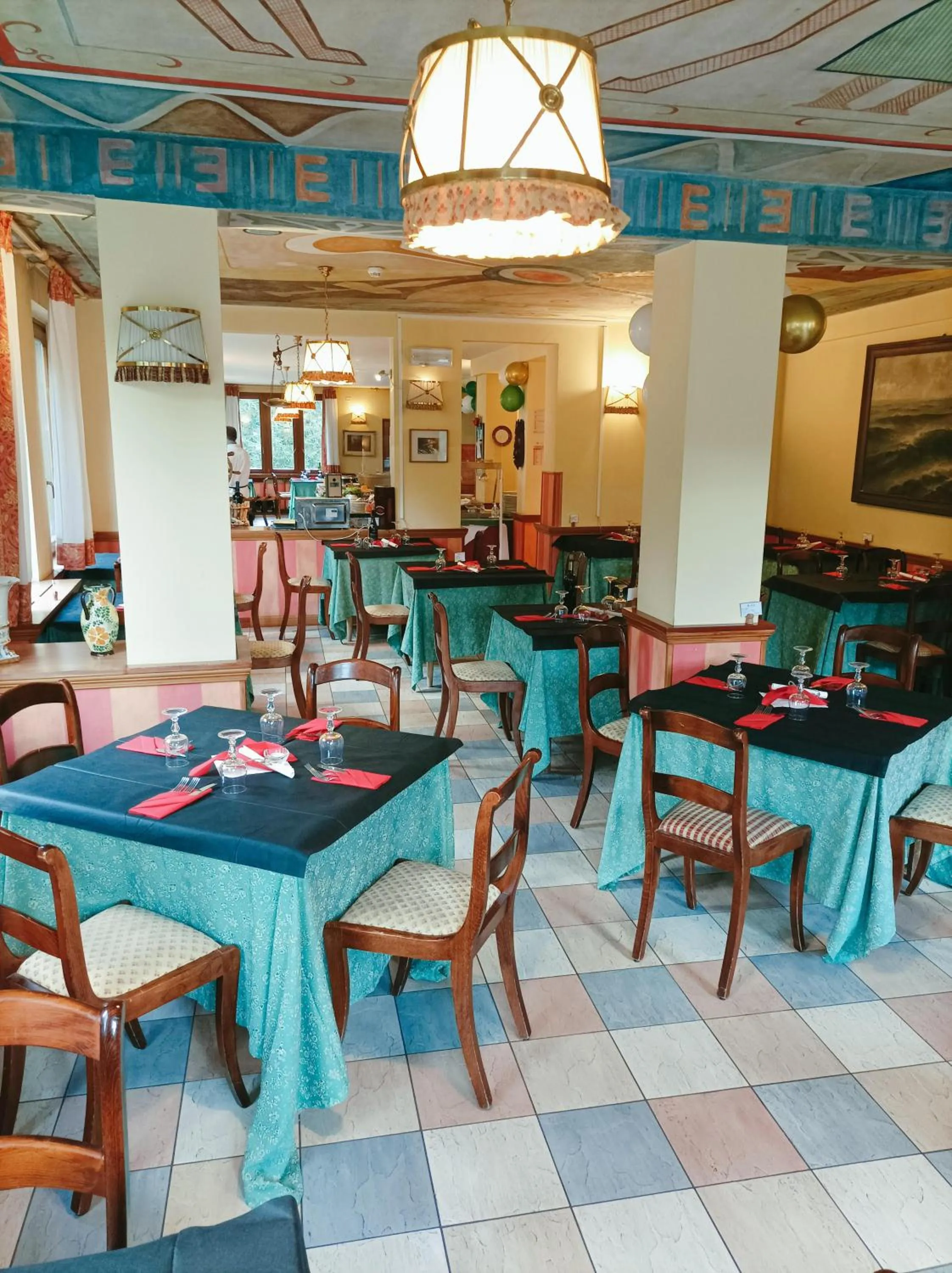 Restaurant/places to eat in IHR Hotel Villa Emma