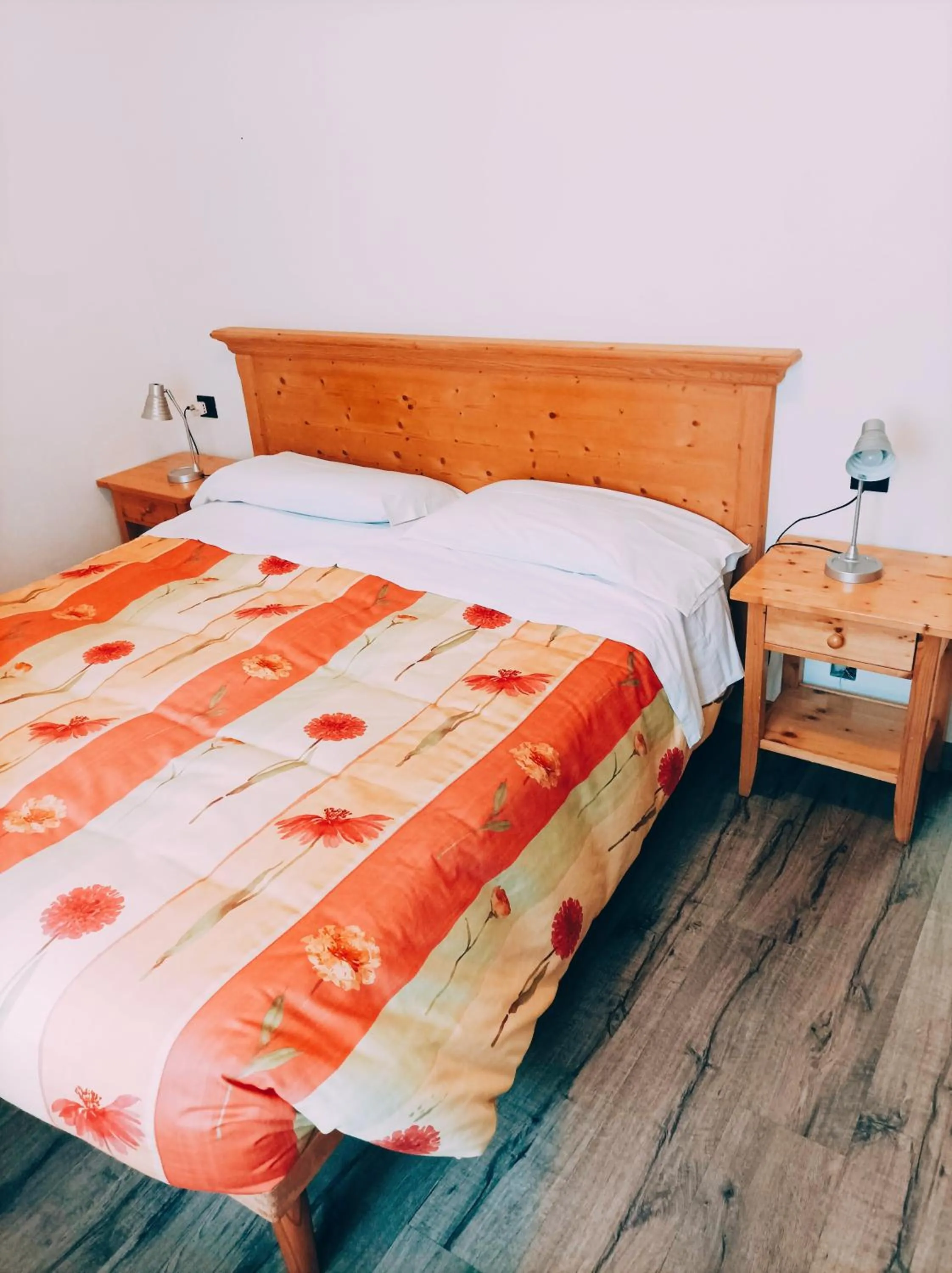 Bedroom, Bed in IHR Hotel Villa Emma