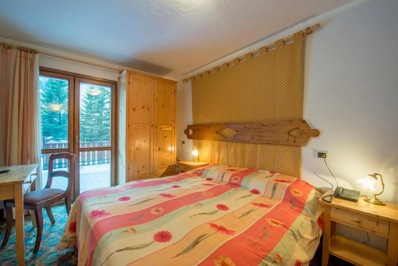 Bedroom, Bed in IHR Hotel Villa Emma