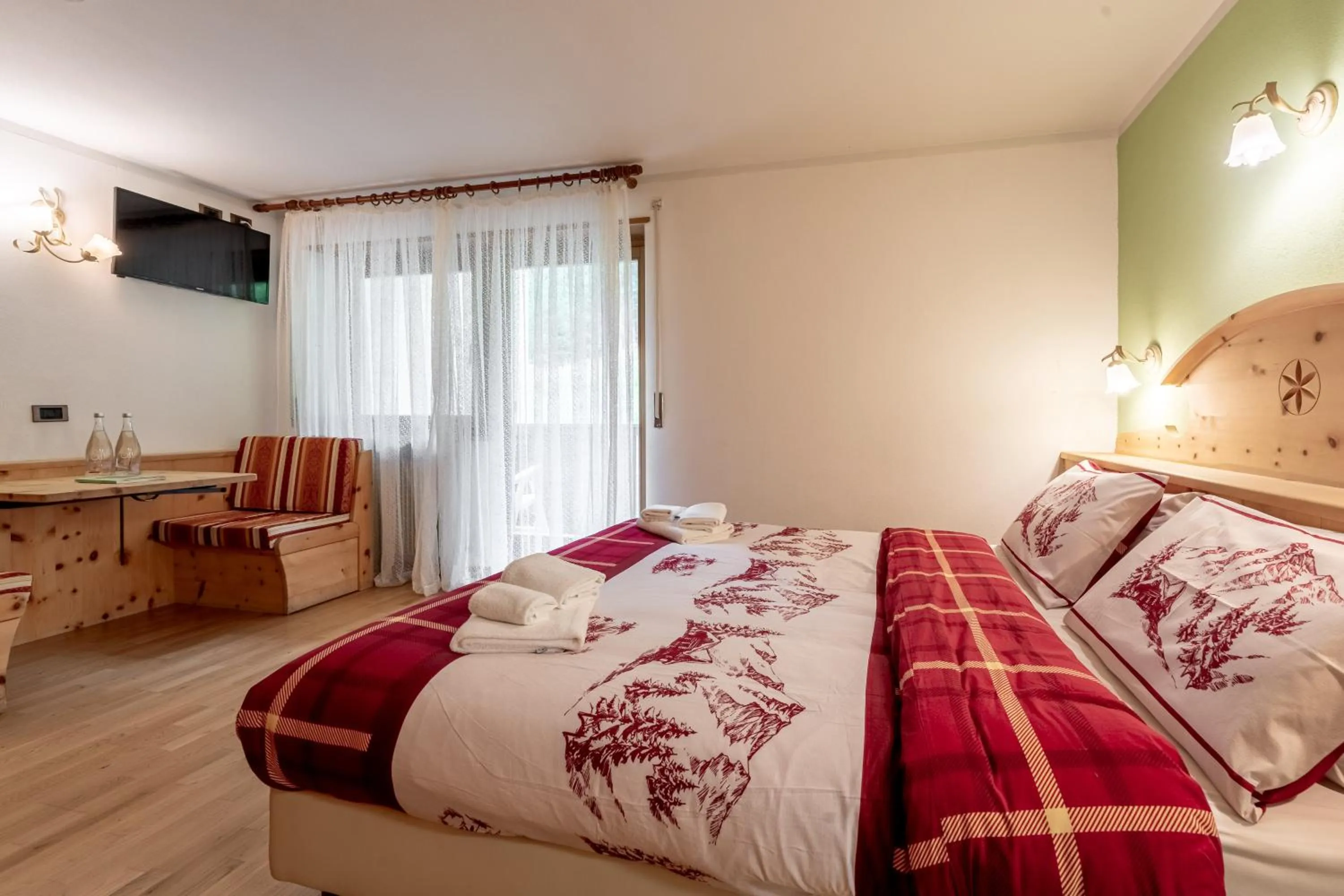 Bedroom, Bed in Hotel Villetta Maria Cottage