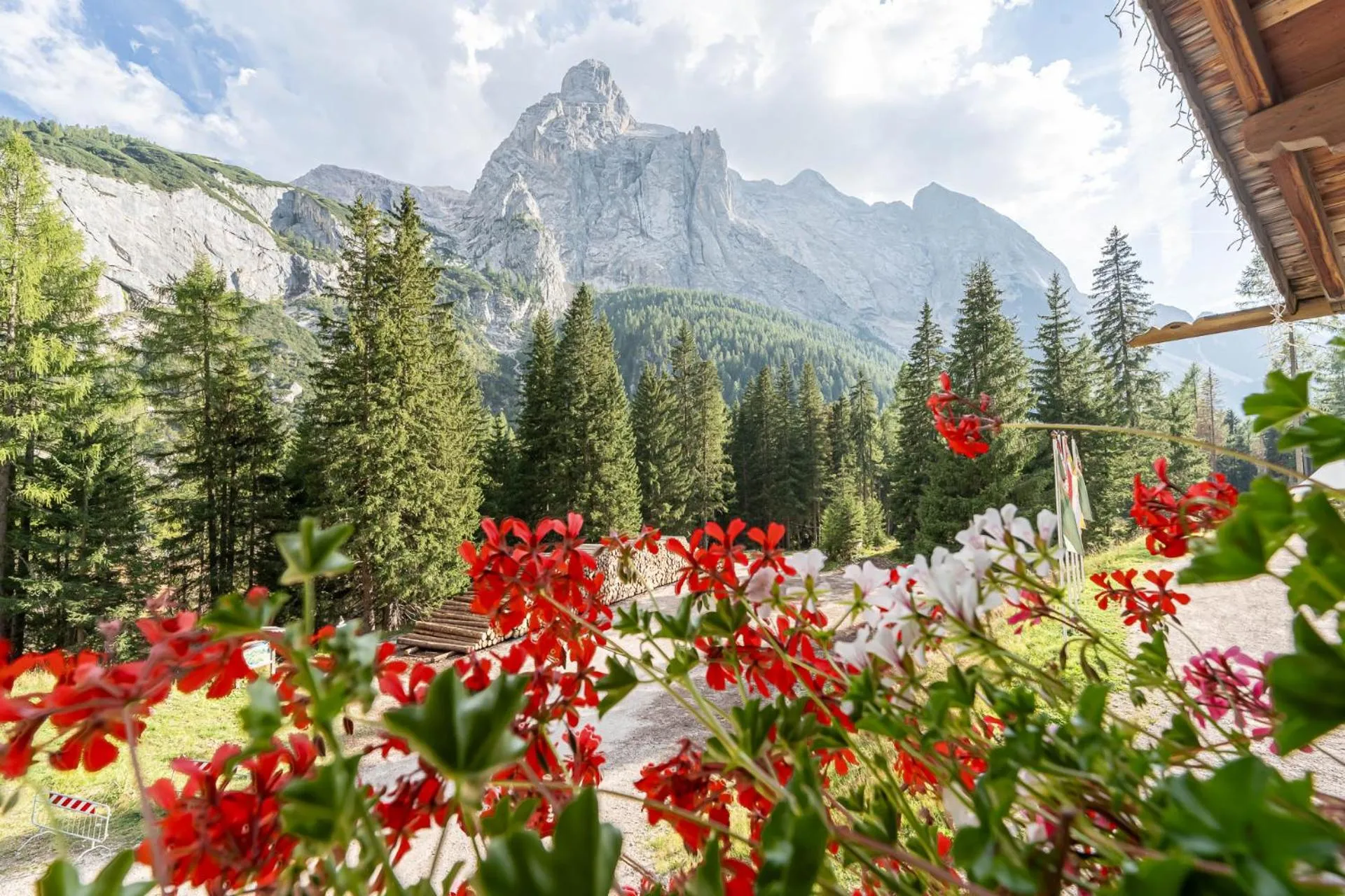 Property building in Hotel Villetta Maria Cottage