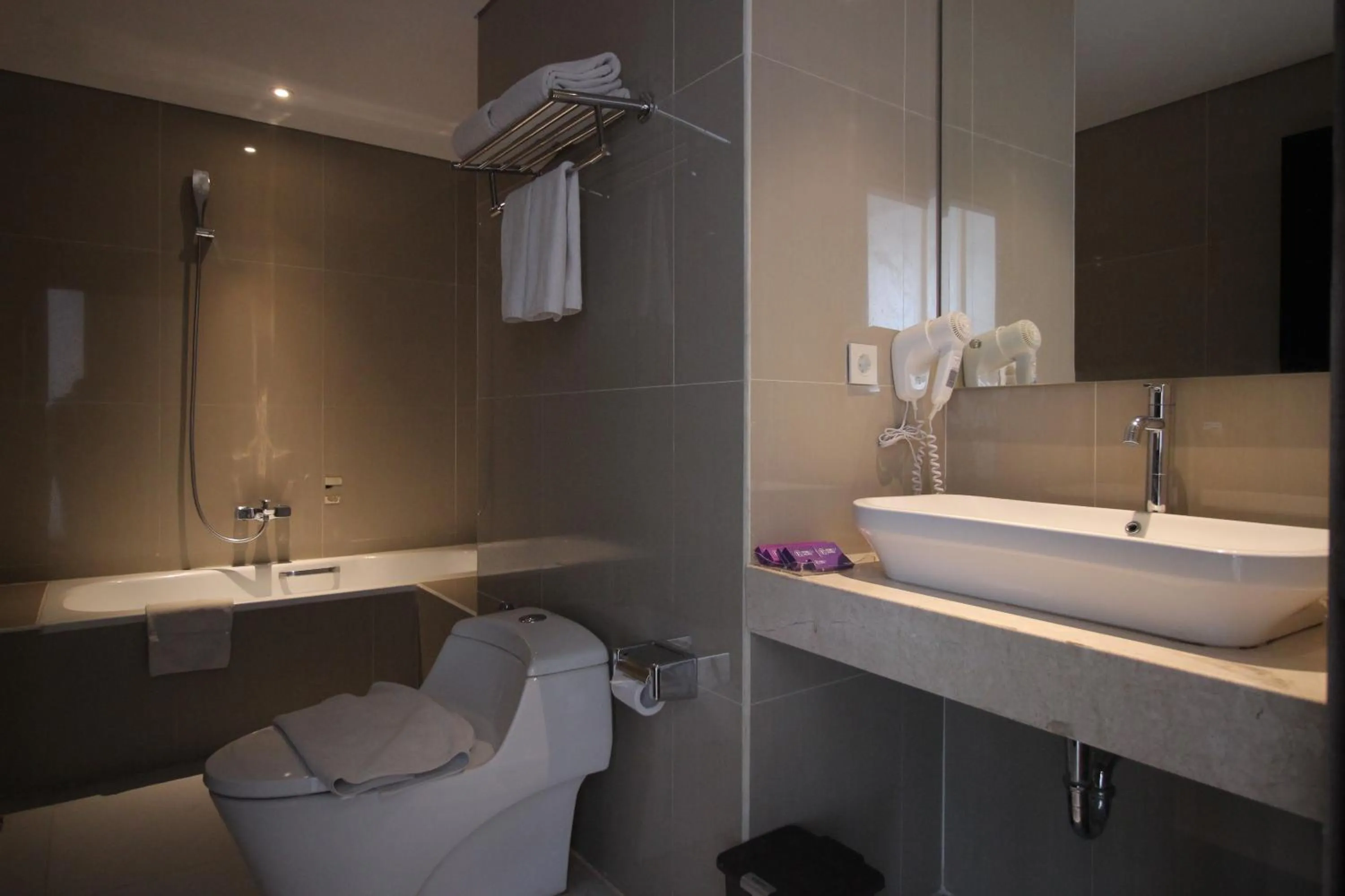 Bathroom in Forriz Hotel Yogyakarta