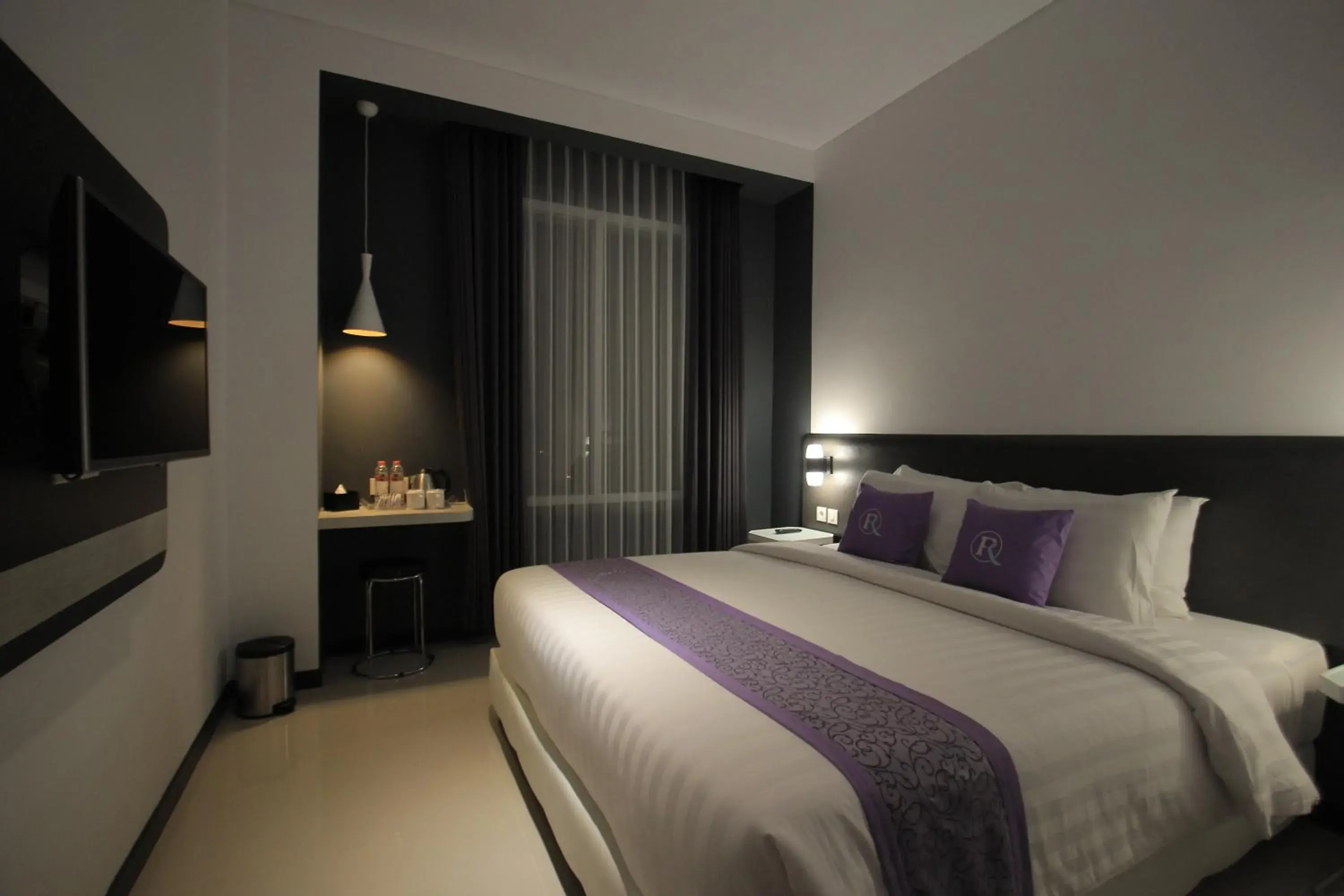 Superior King Room in Forriz Hotel Yogyakarta Superior King Room in Forriz Hotel Yogyakarta