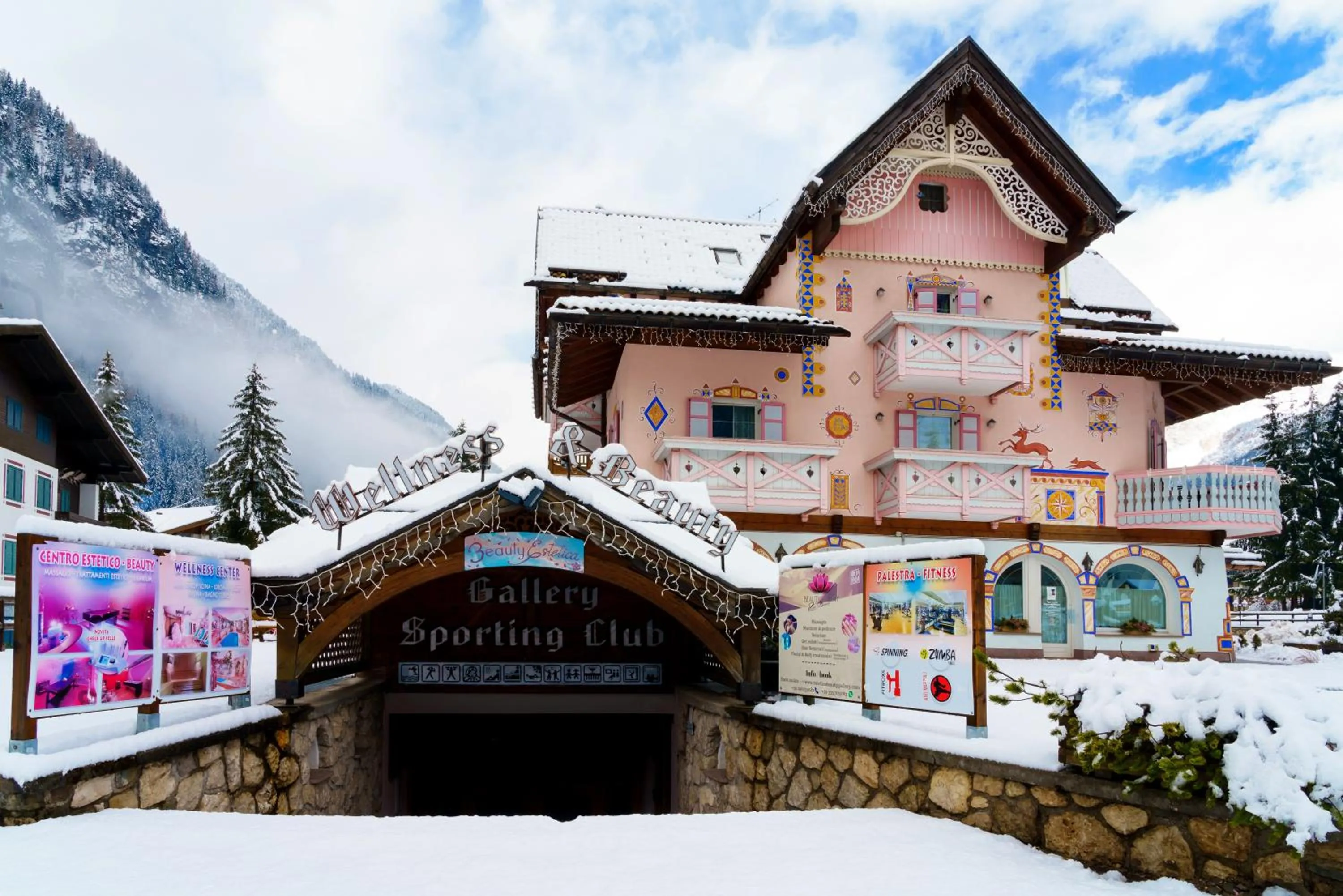 Property building in Hotel Soreghes Gran Chalet