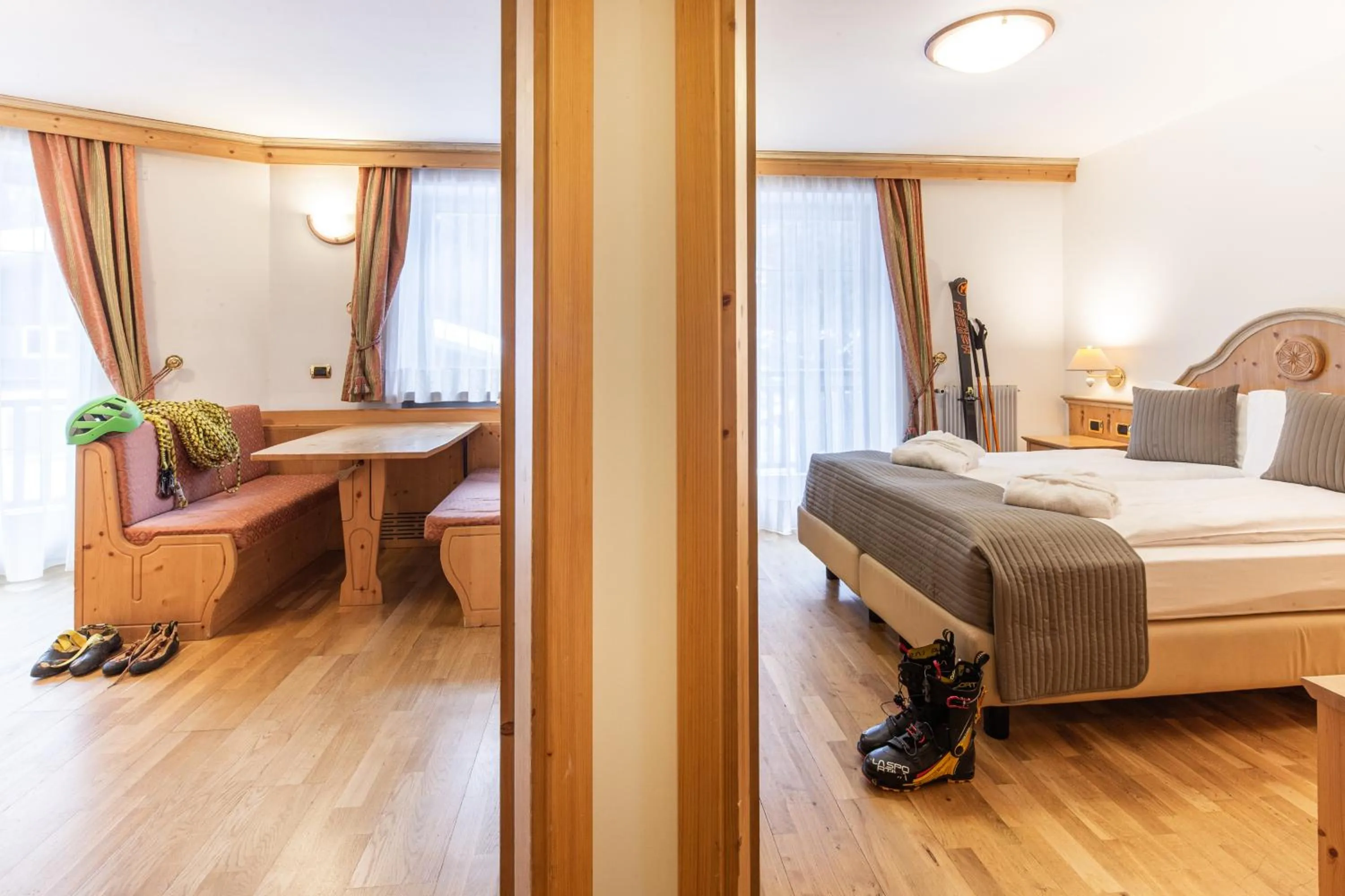 Photo of the whole room, Bed in Hotel Soreghes Gran Chalet