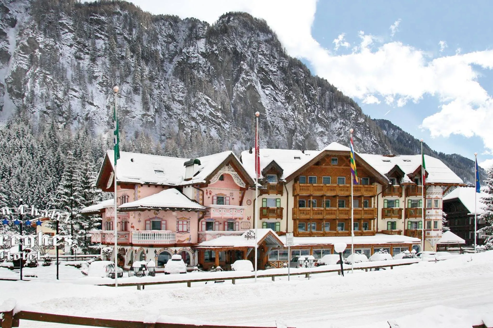 Property building in Hotel Soreghes Gran Chalet