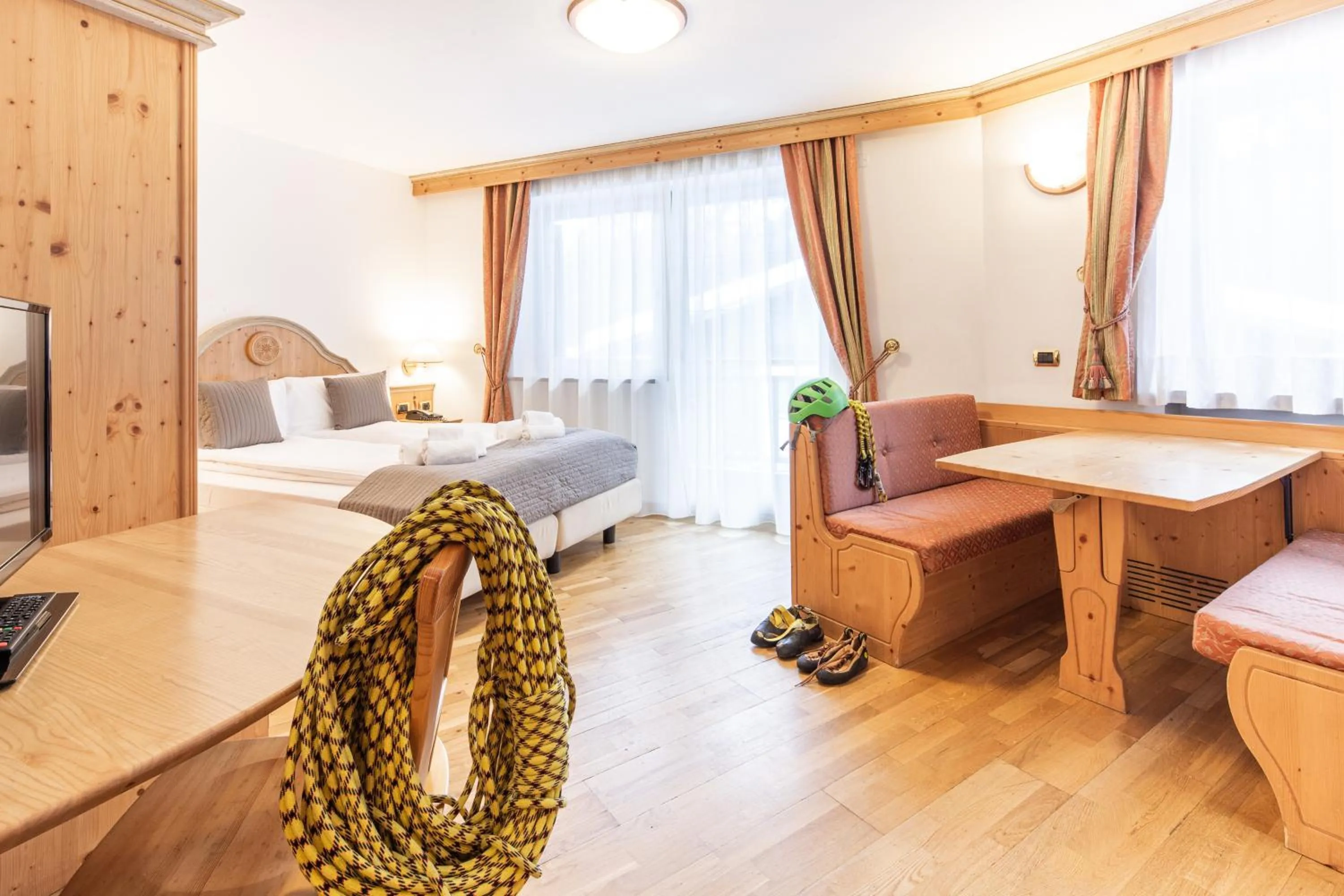 Photo of the whole room, Bed in Hotel Soreghes Gran Chalet