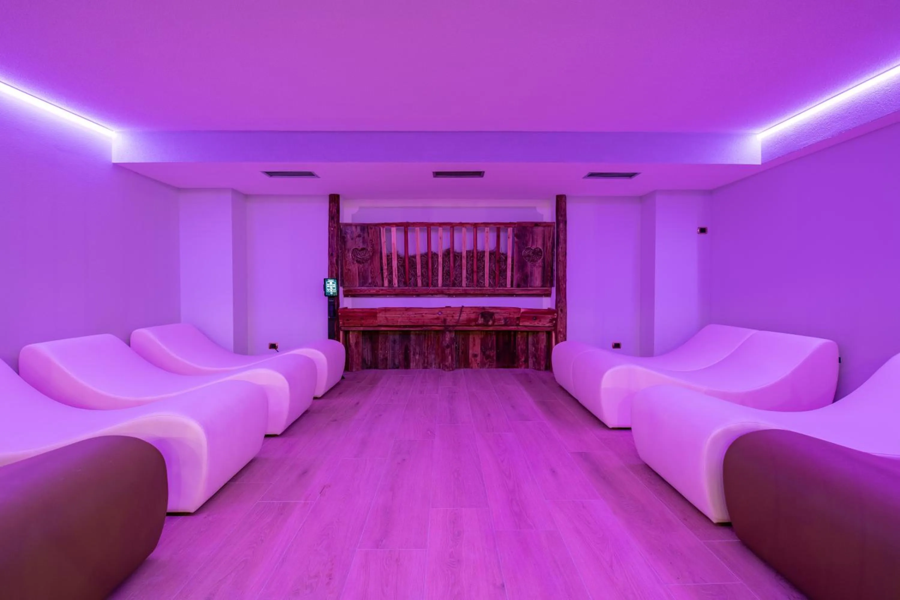 Spa and wellness centre/facilities, Bed in Hotel Soreghes Gran Chalet