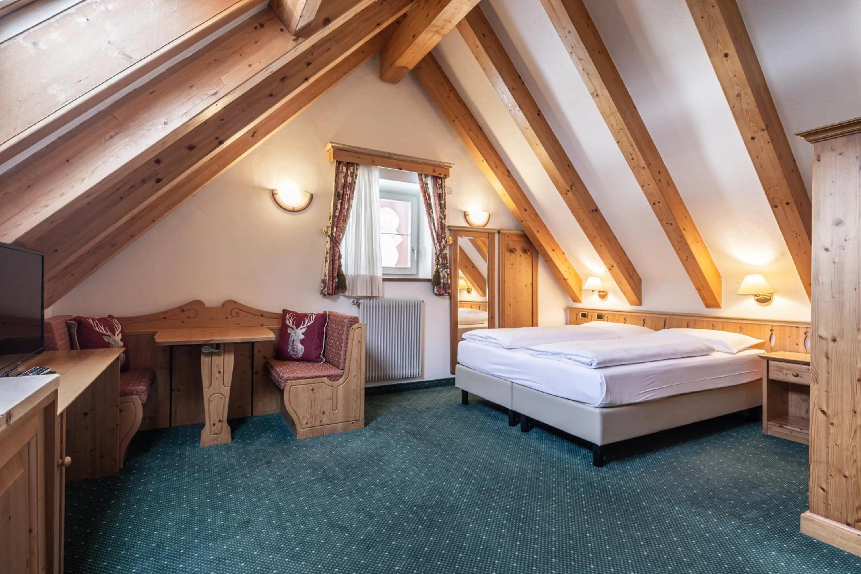 Photo of the whole room, Bed in Hotel Soreghes Gran Chalet