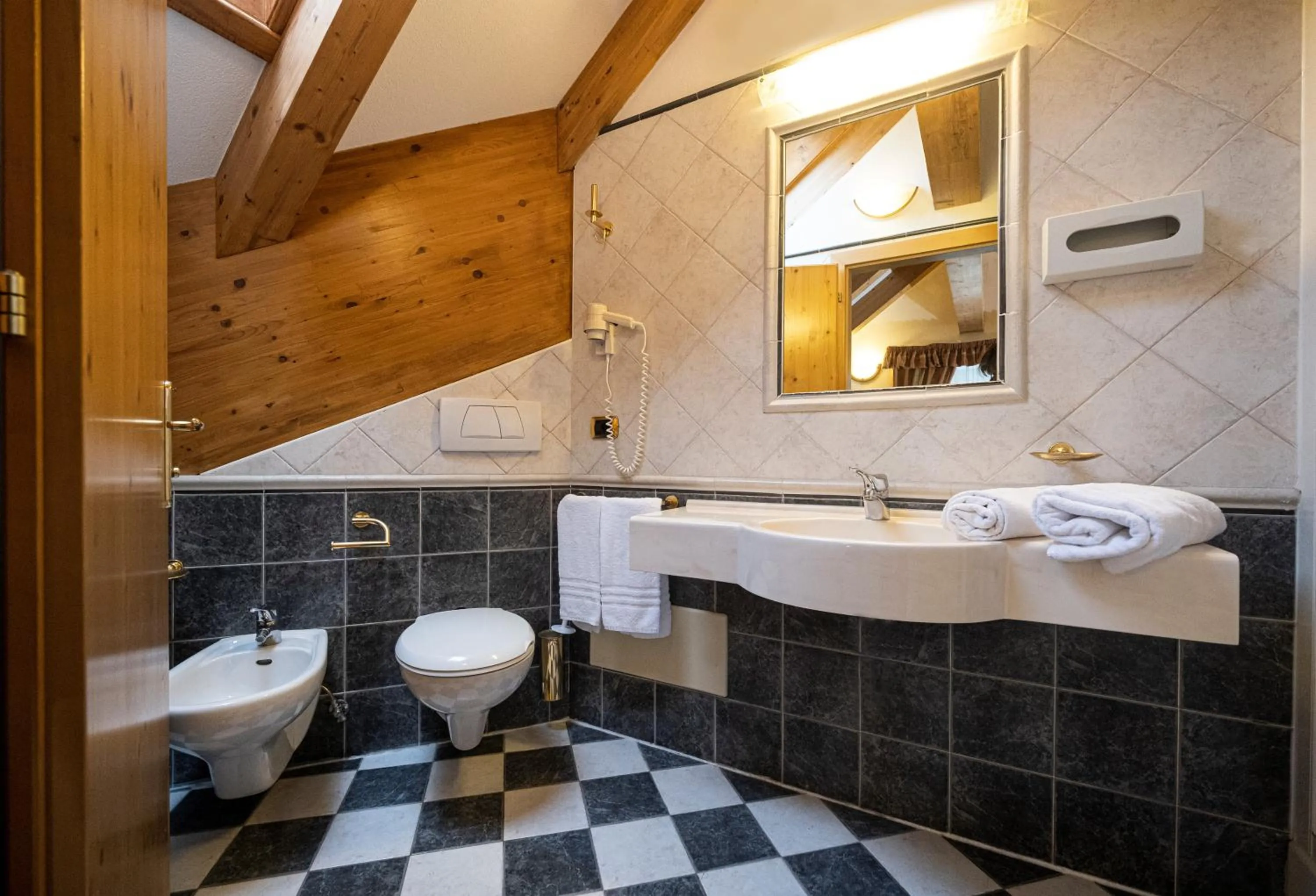 Bathroom in Hotel Soreghes Gran Chalet