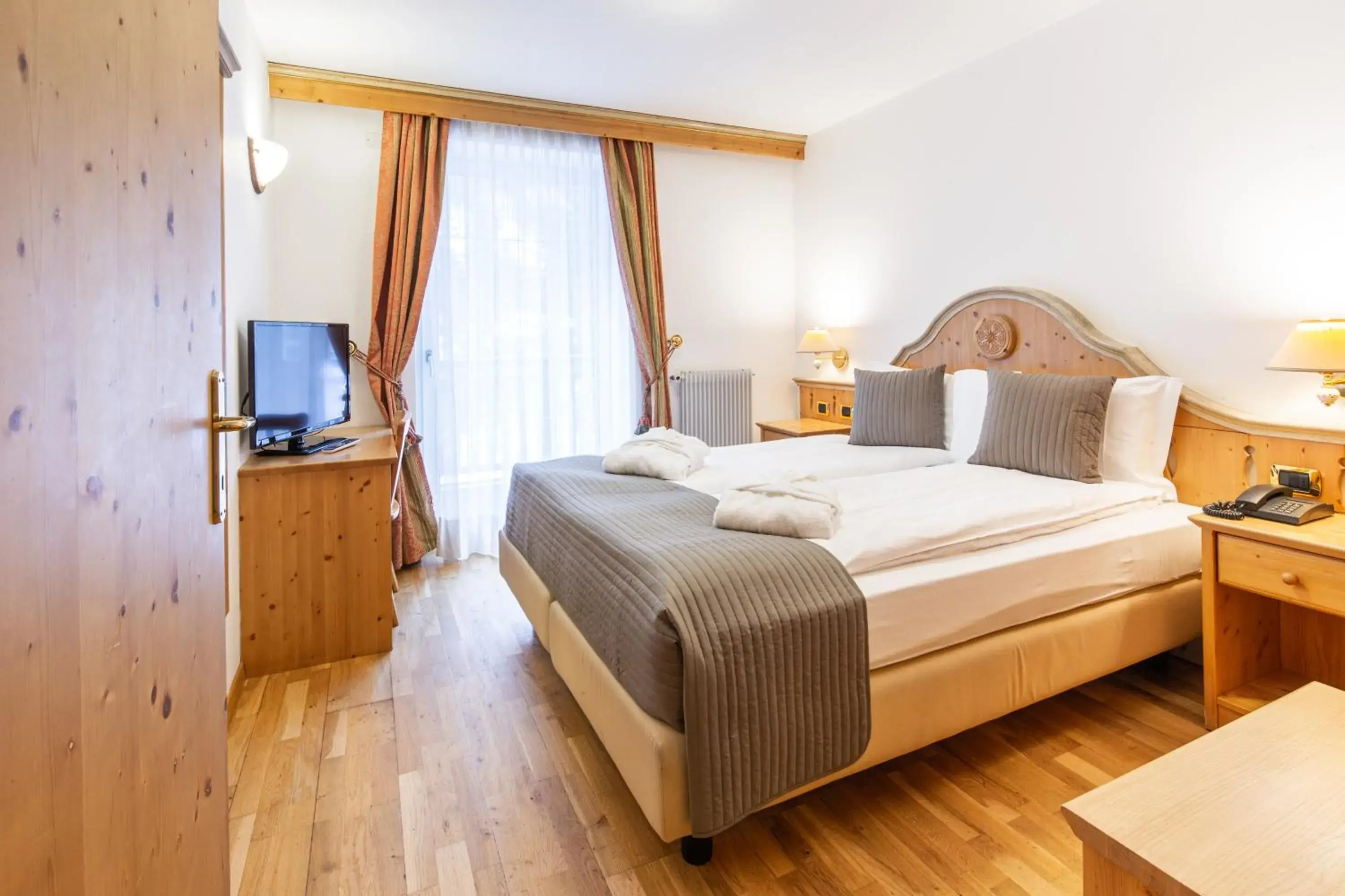 Standard Double or Twin Room with Balcony in Hotel Soreghes Gran Chalet Standard Double or Twin Room with Balcony in Hotel Soreghes Gran Chalet