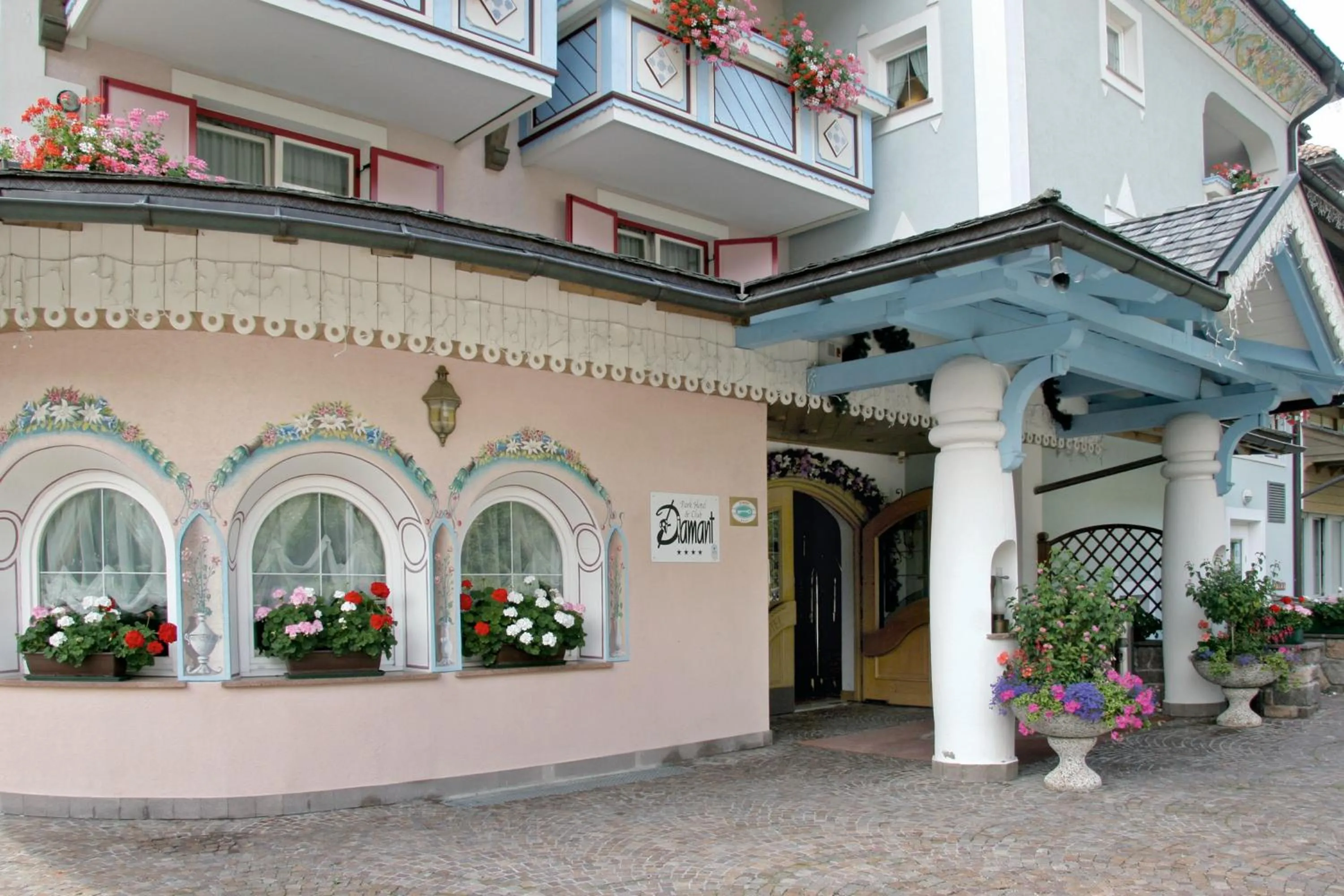 Property building in Hotel Diamant Park