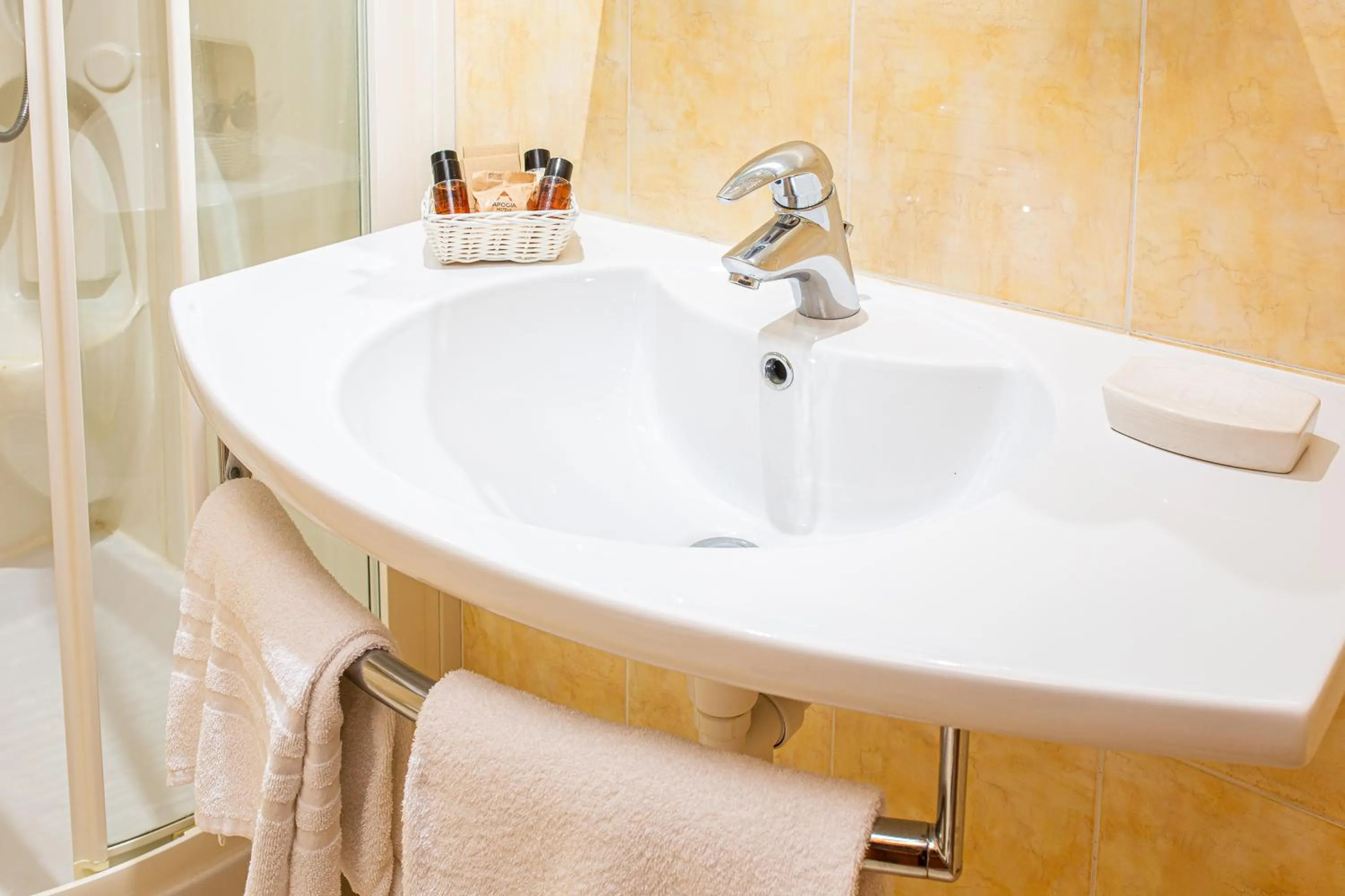 Restaurant/places to eat in Hotel Rex