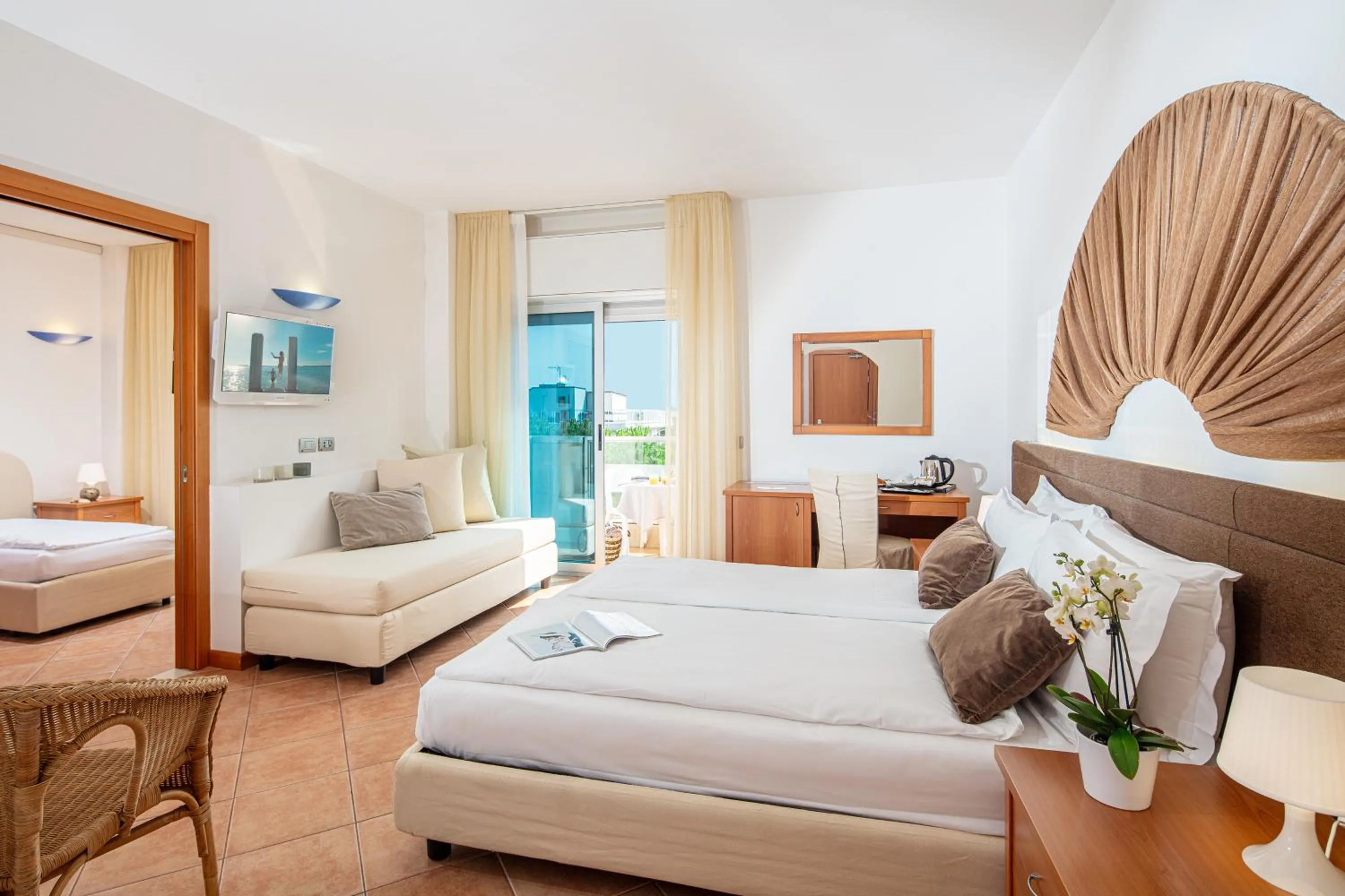 Restaurant/places to eat, Bed in Hotel Rex