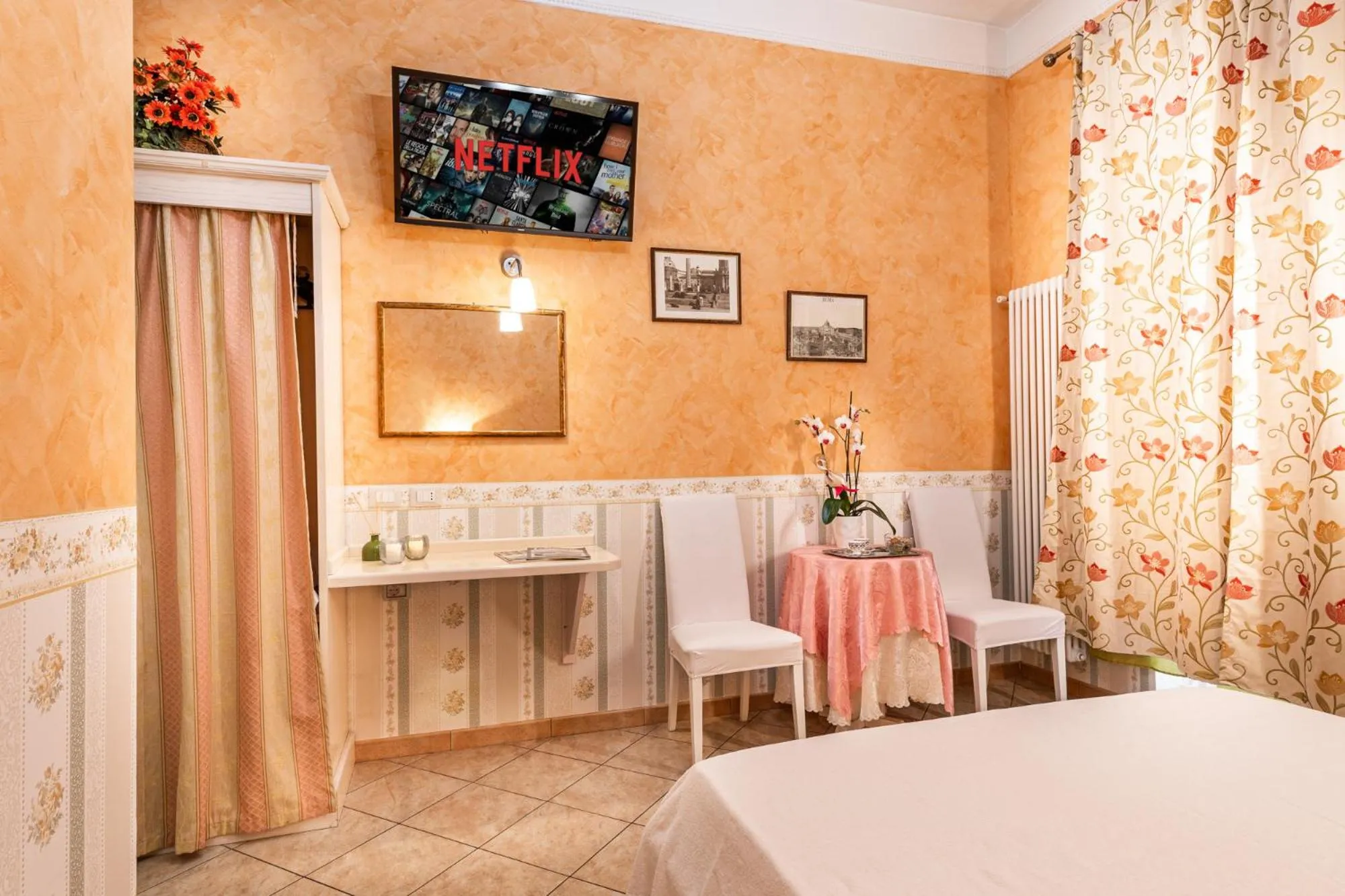 TV and multimedia, Bed in Affittacamere Guest House Glatimia