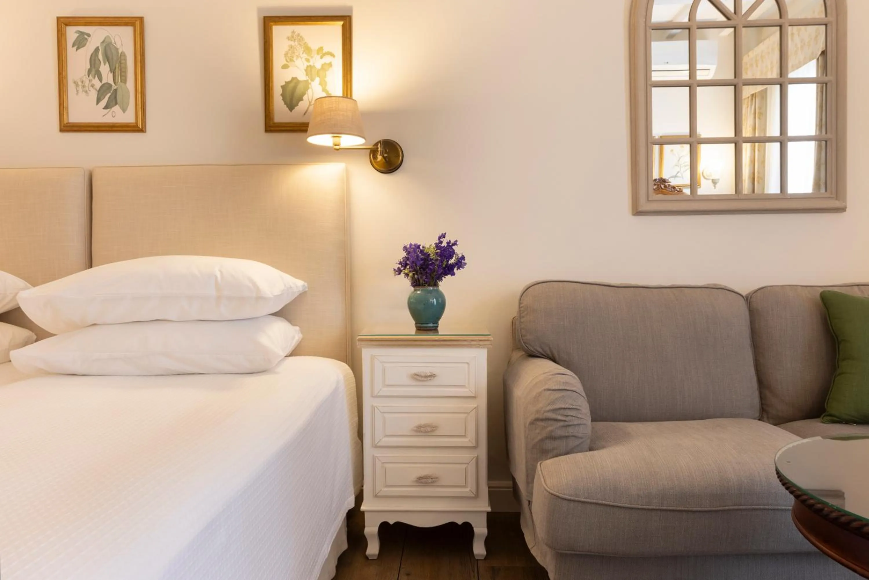 Photo of the whole room, Bed in Despotiko Hotel