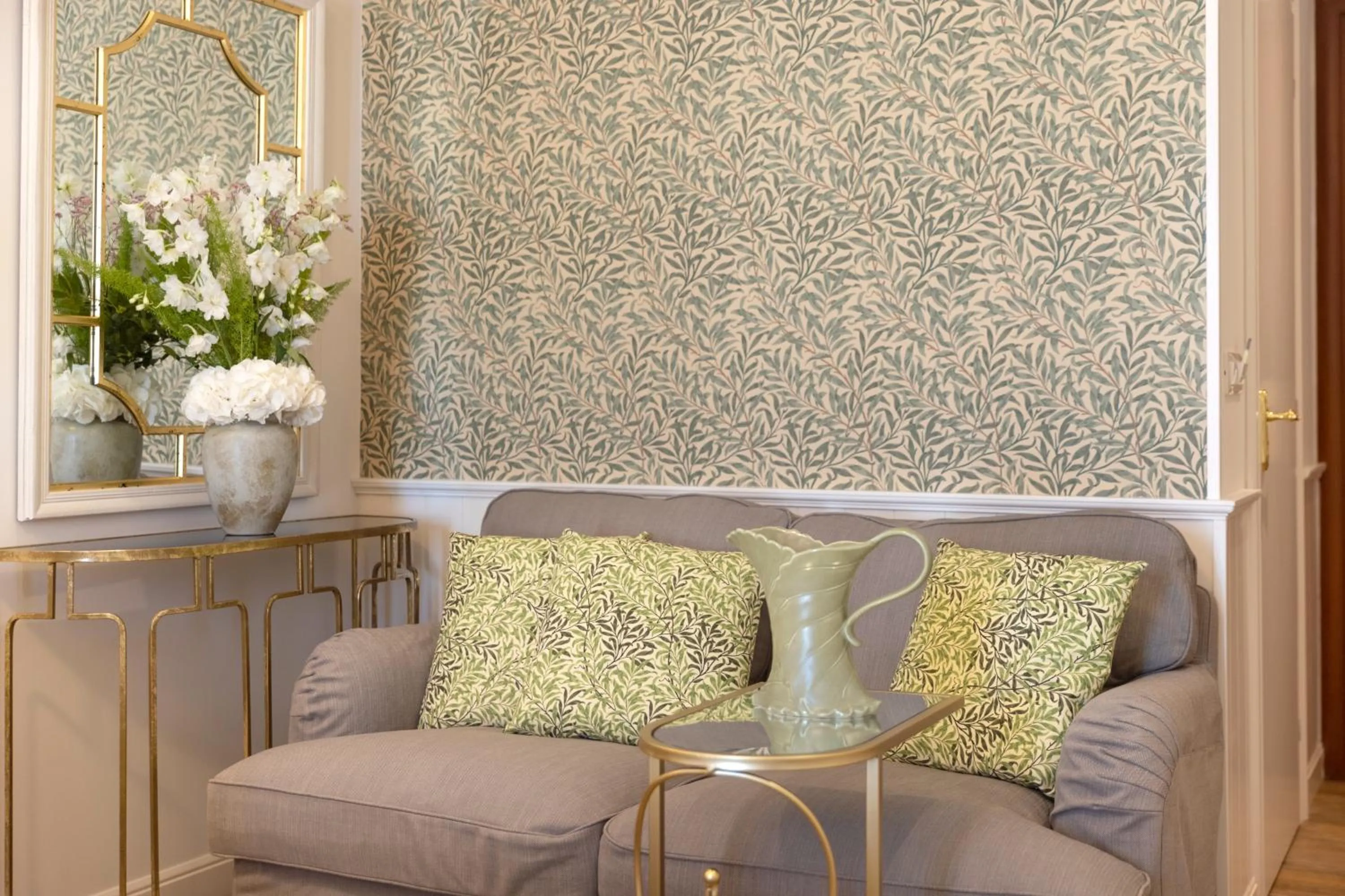 Photo of the whole room in Despotiko Hotel