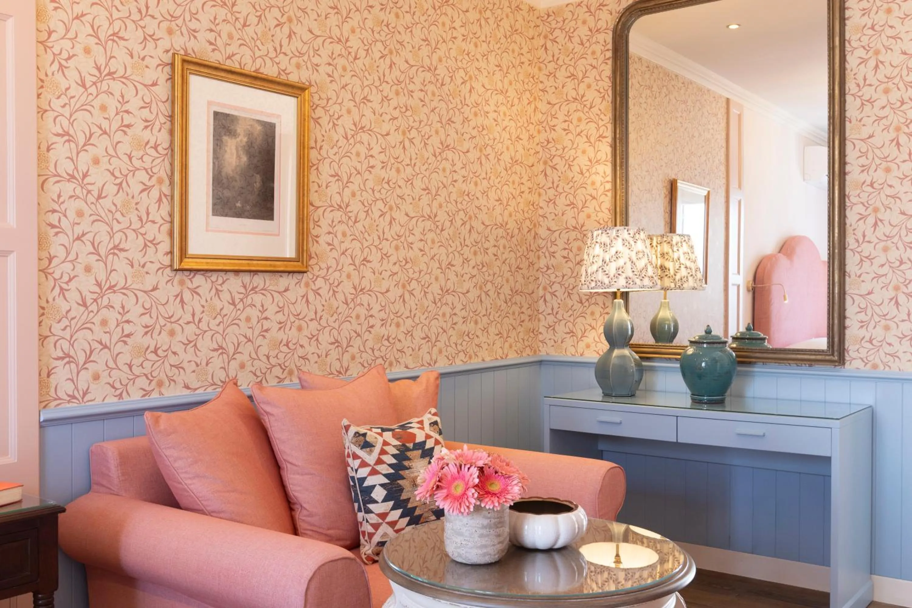 Photo of the whole room in Despotiko Hotel