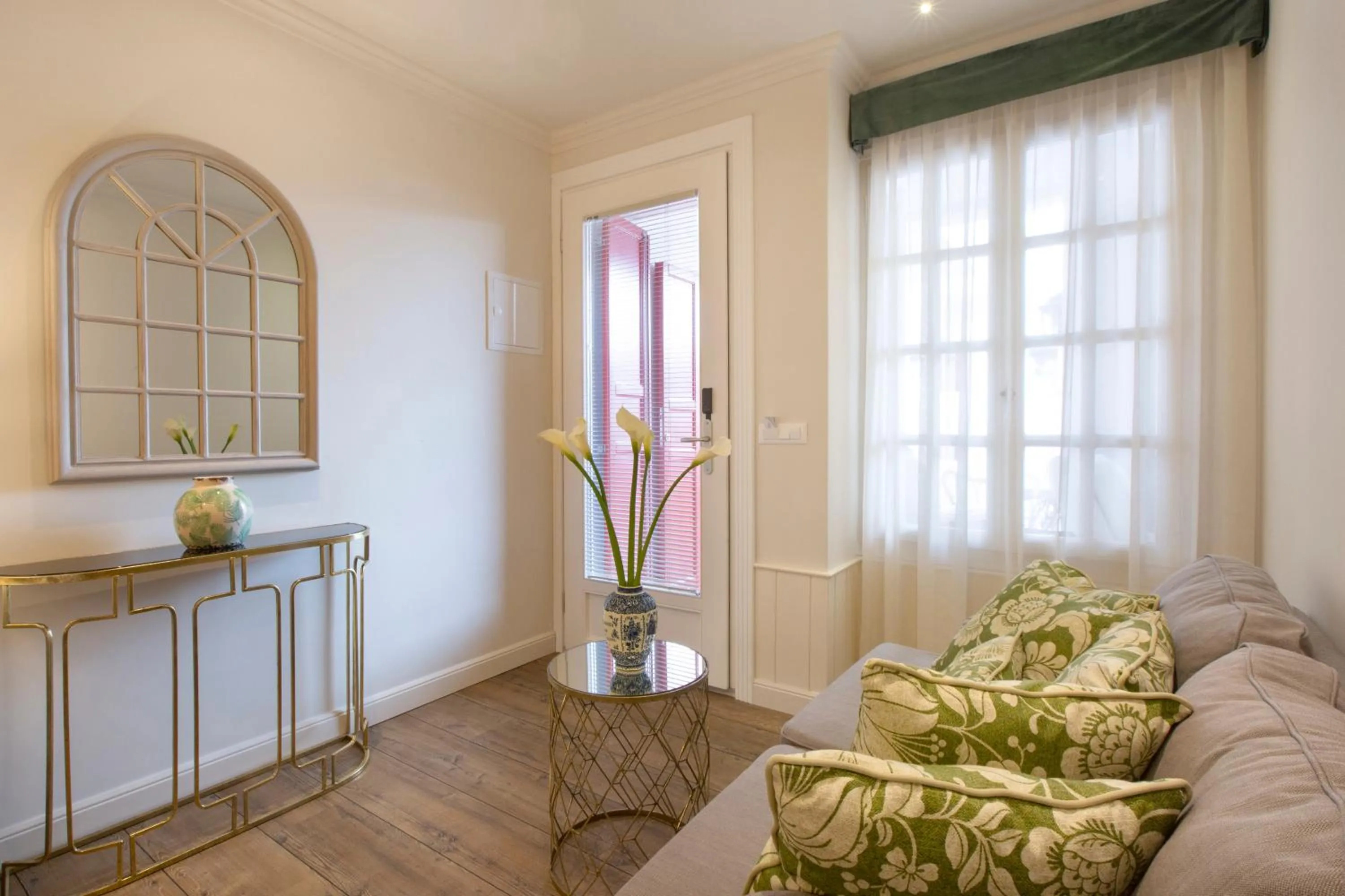 Living room in Despotiko Hotel