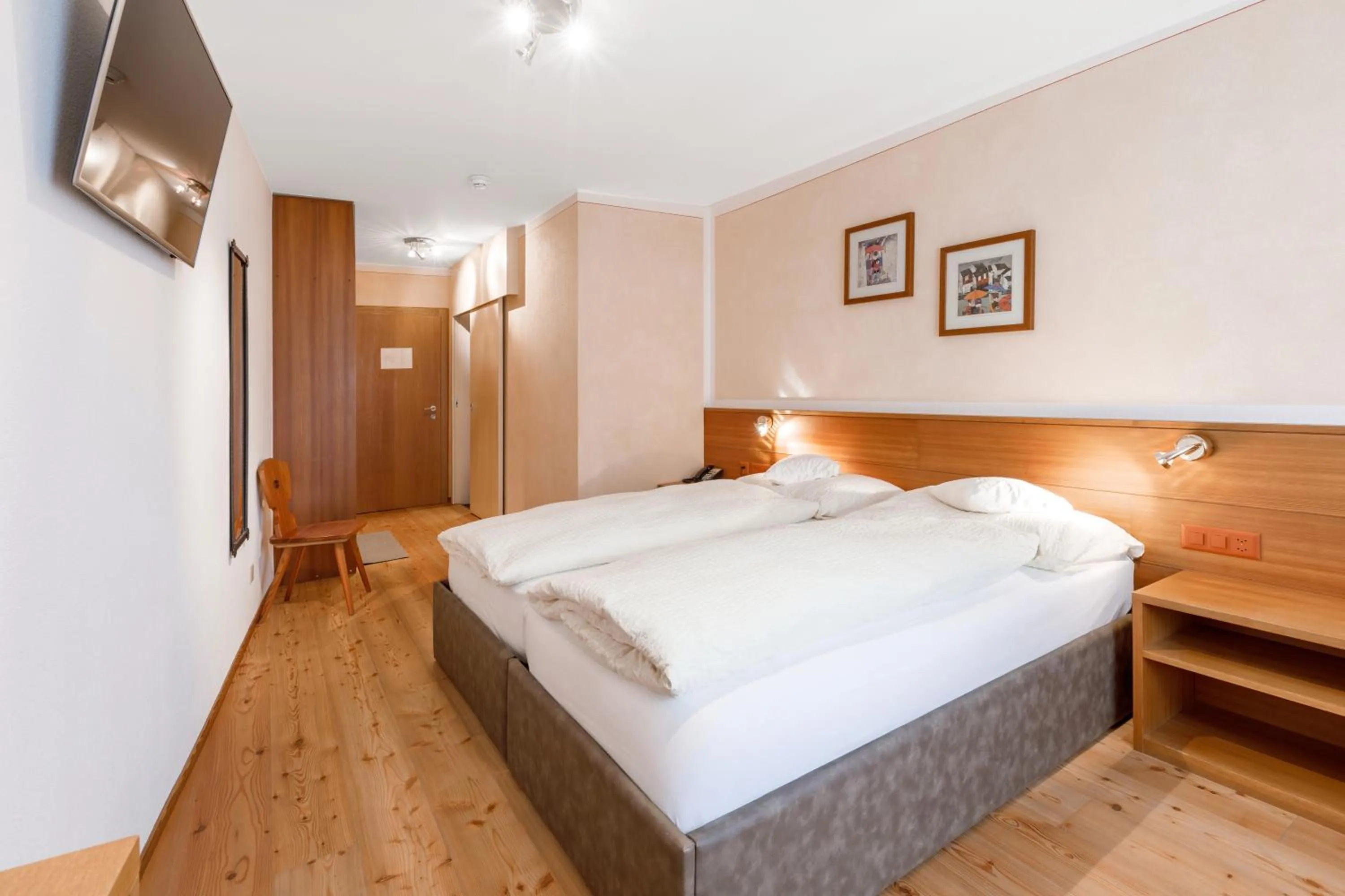 Bedroom, Bed in Hotel & SPA Croce Bianca