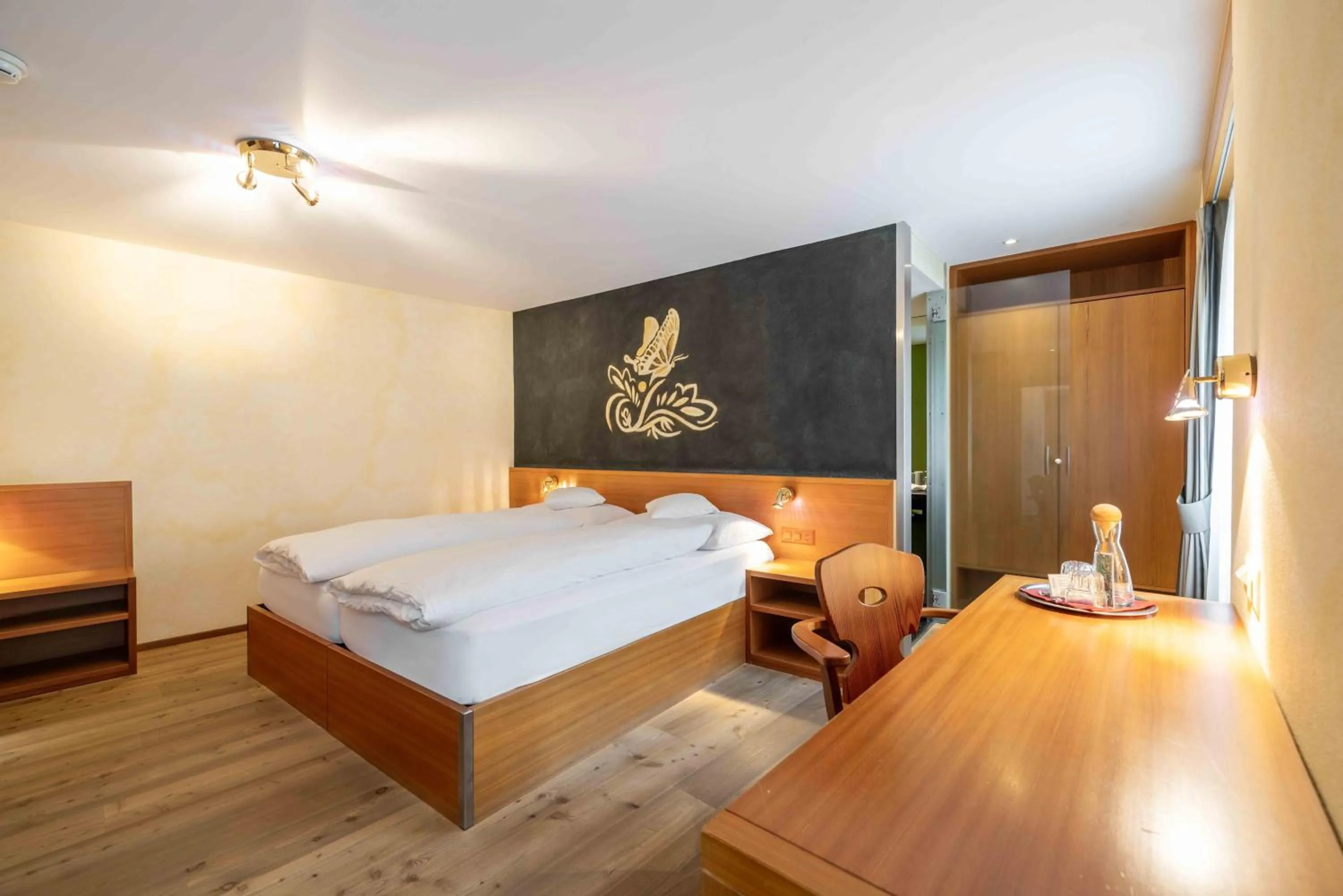 Bedroom, Bed in Hotel & SPA Croce Bianca