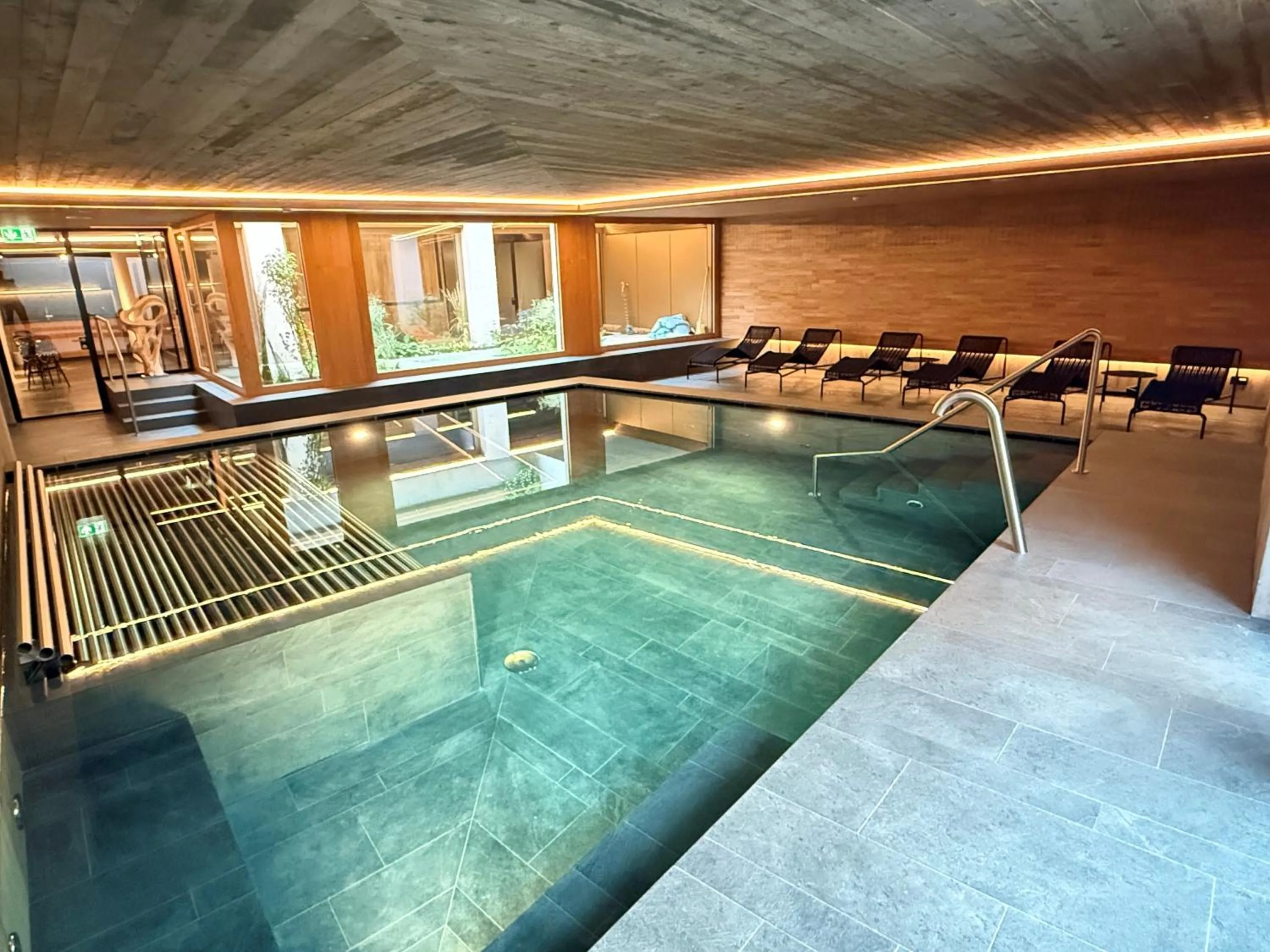Swimming pool in Hotel & SPA Croce Bianca