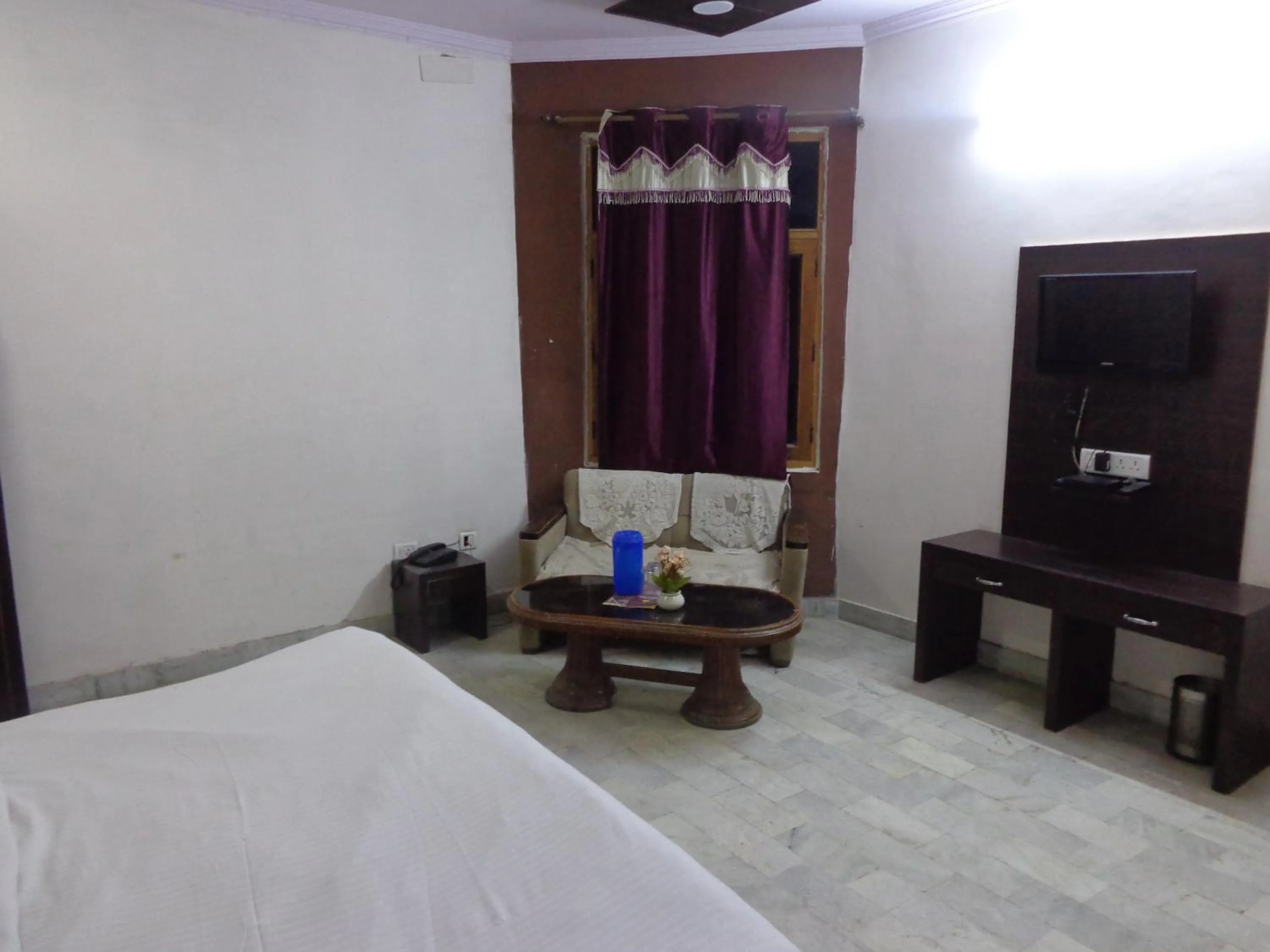 Bed in Hotel Maharana Palace