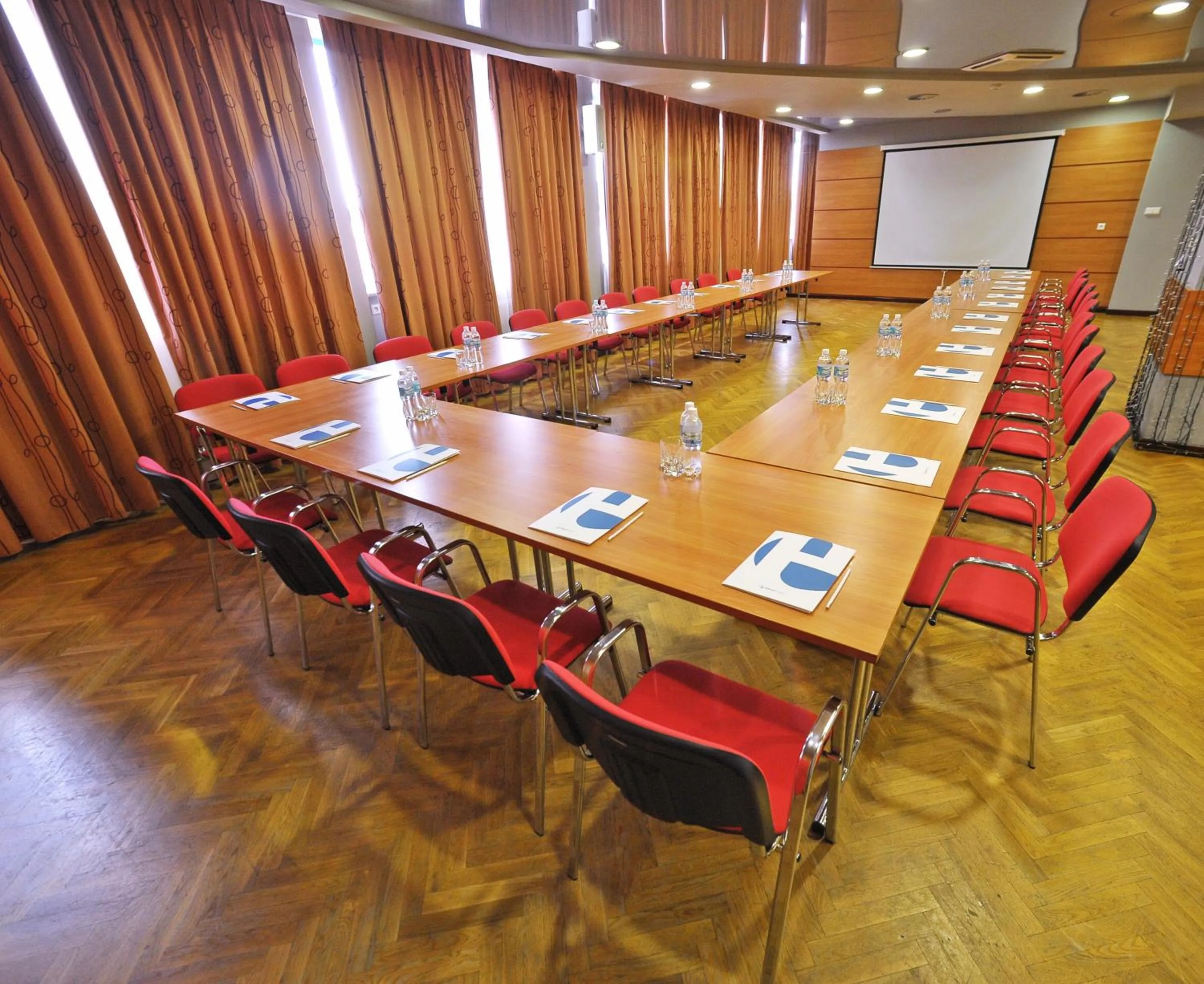 Business facilities in Hotel Sport