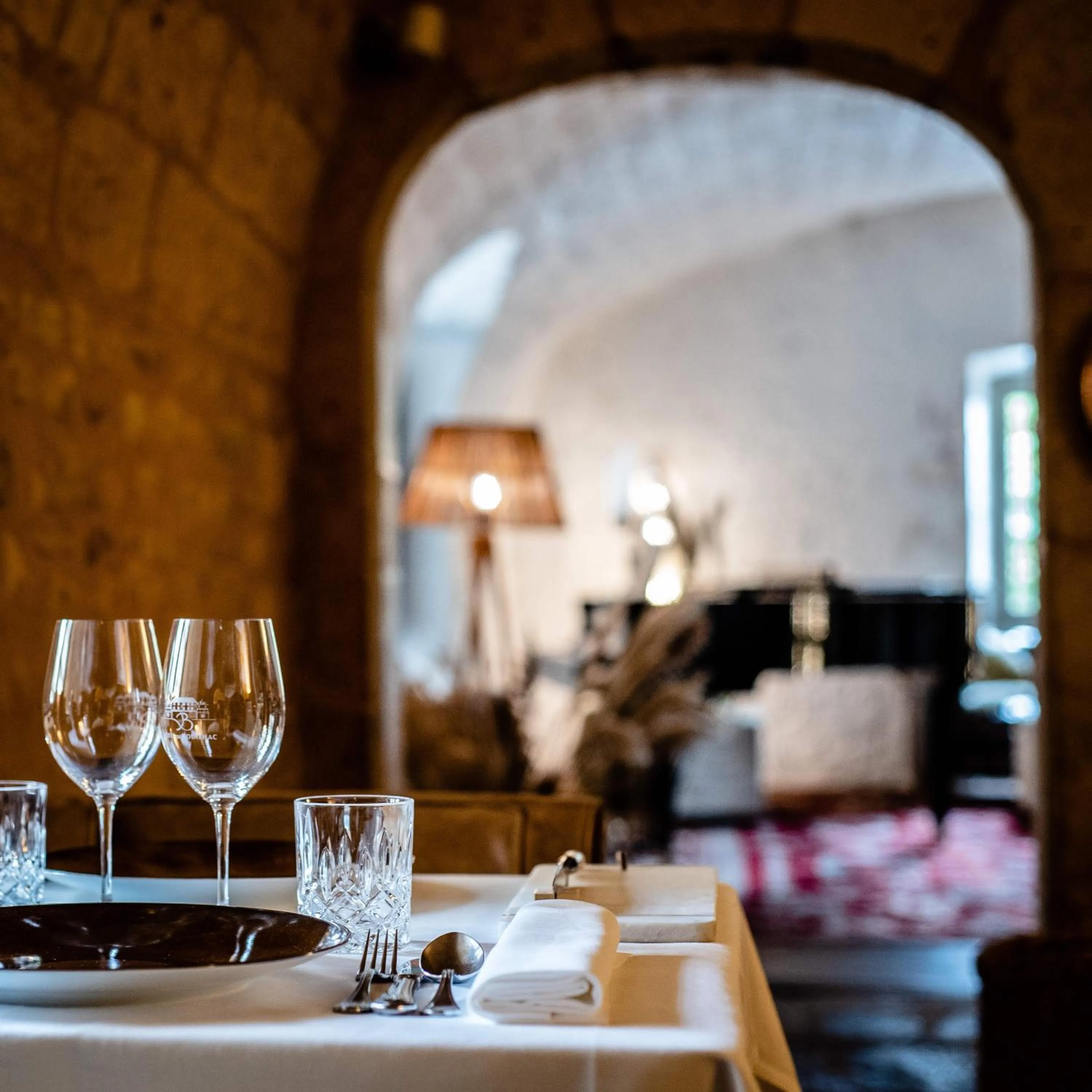 Restaurant/places to eat in Hôtel de Bouilhac