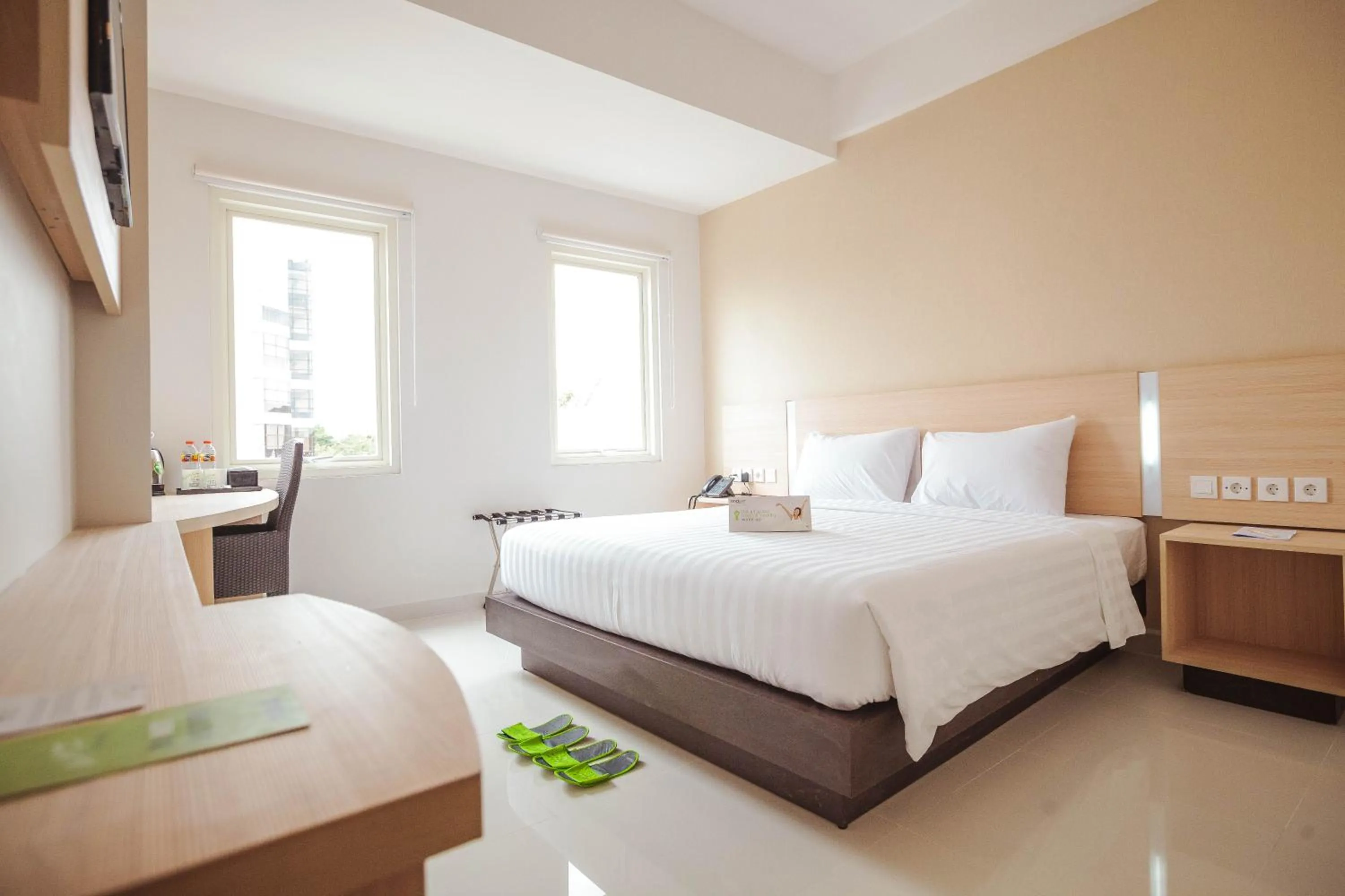 Bedroom, Bed in Whiz Prime Hotel Sudirman Makassar