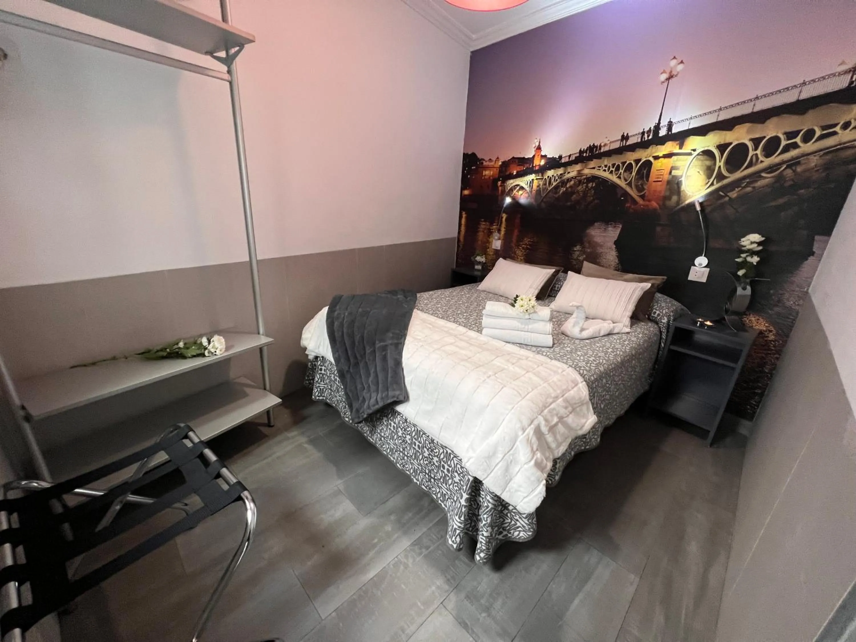 Bedroom, Bed in Hostal Paco´s