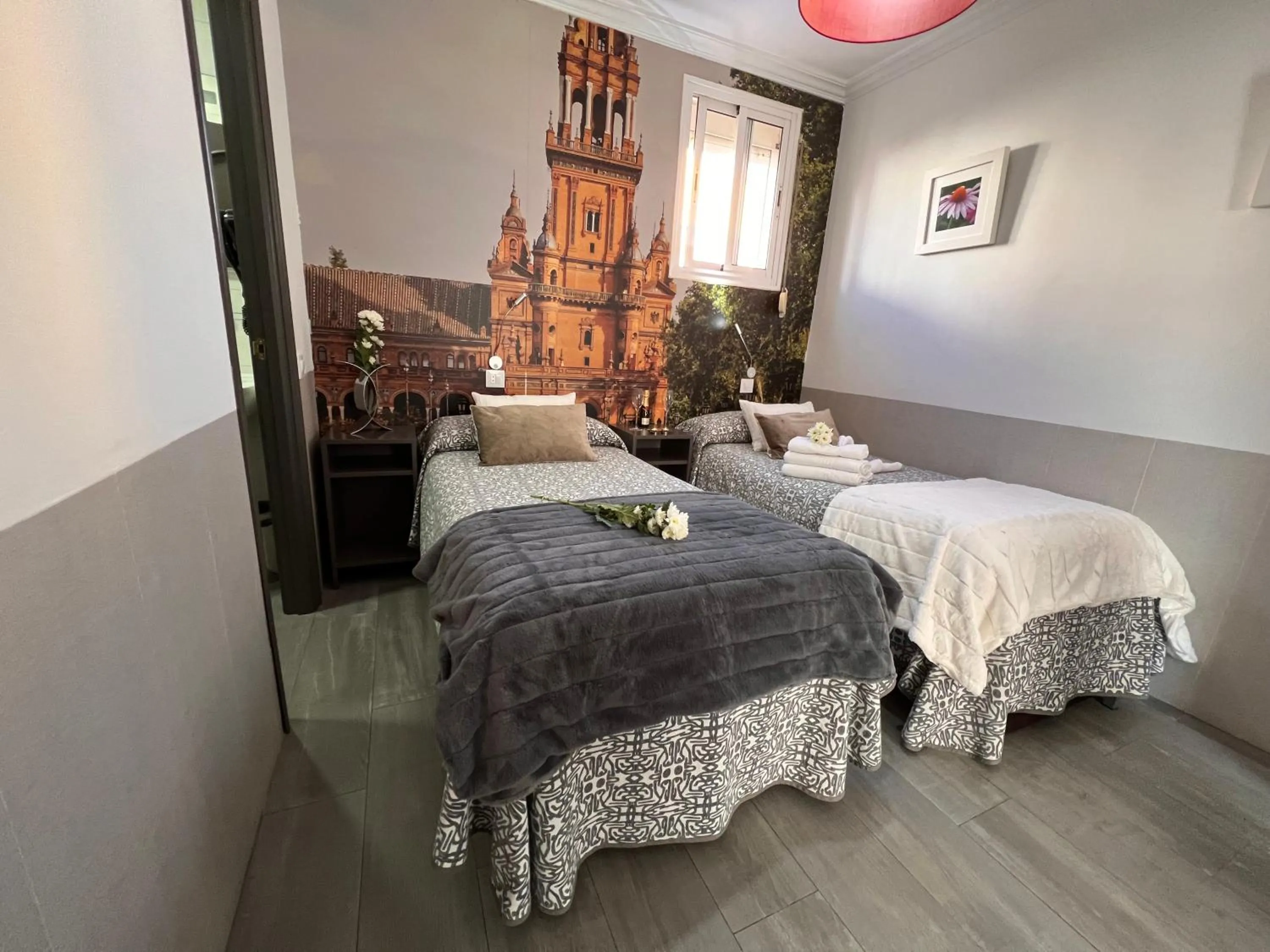 Photo of the whole room, Bed in Hostal Paco´s