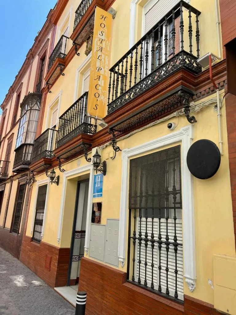 Property building in Hostal Paco´s
