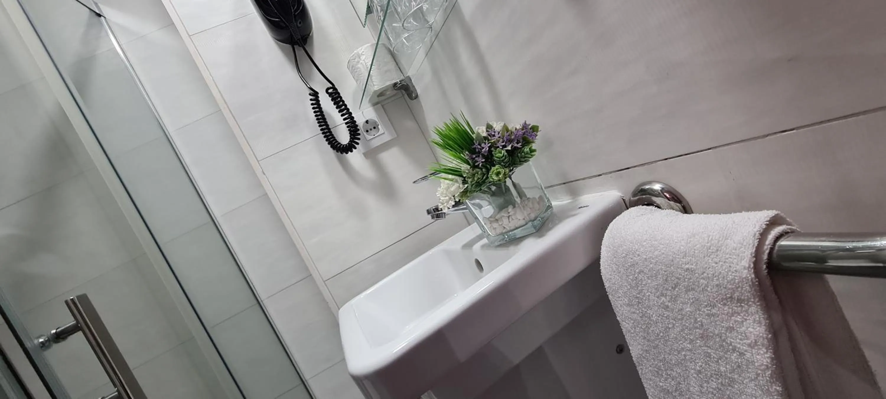 Bathroom in Hostal Paco´s