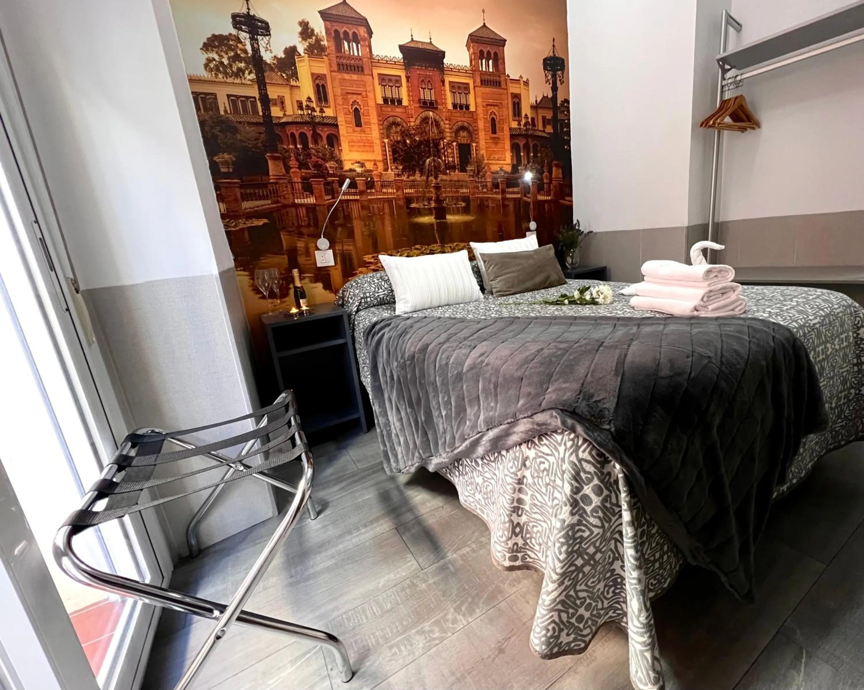 Bedroom, Bed in Hostal Paco´s