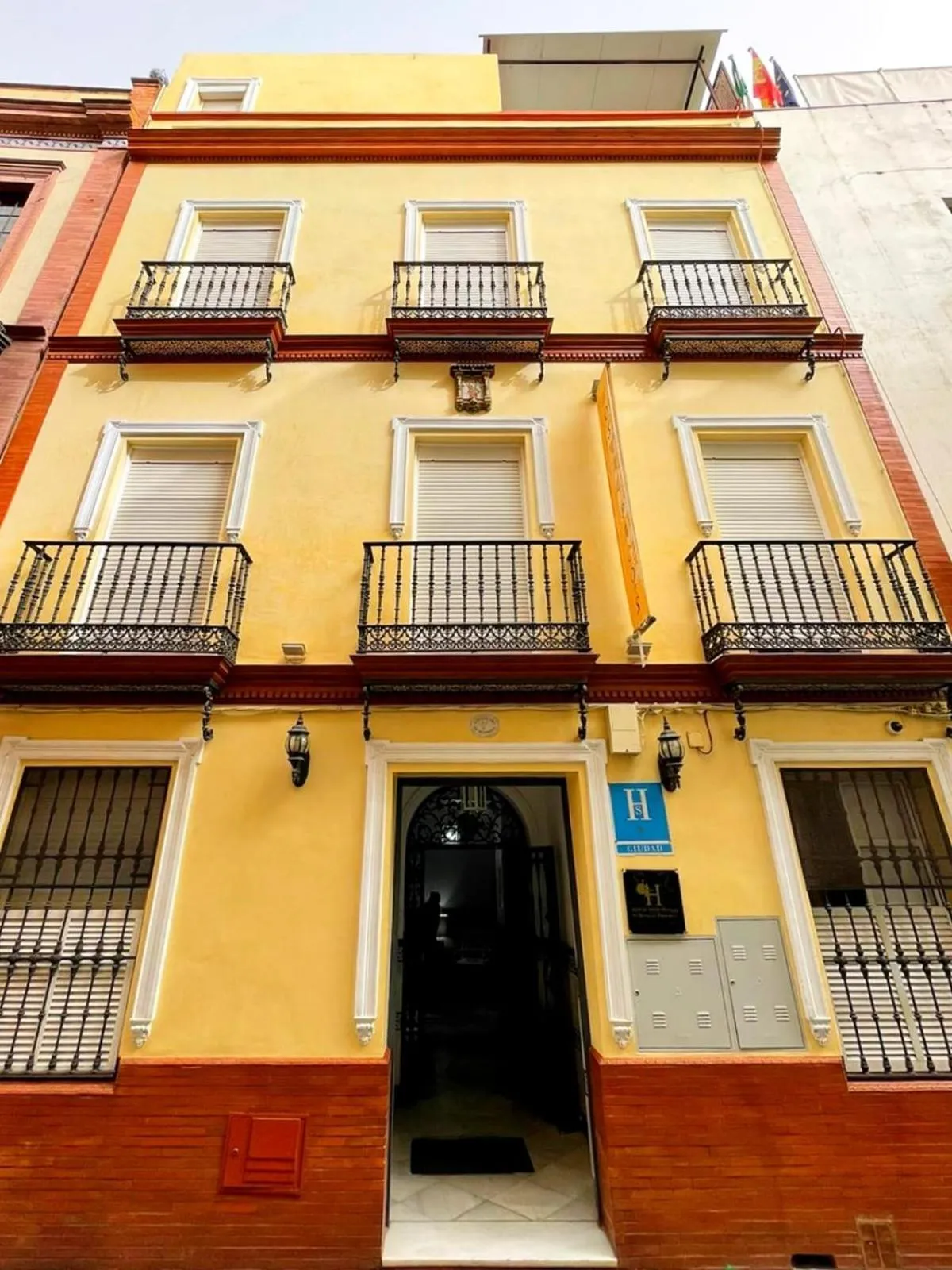Property building in Hostal Paco´s