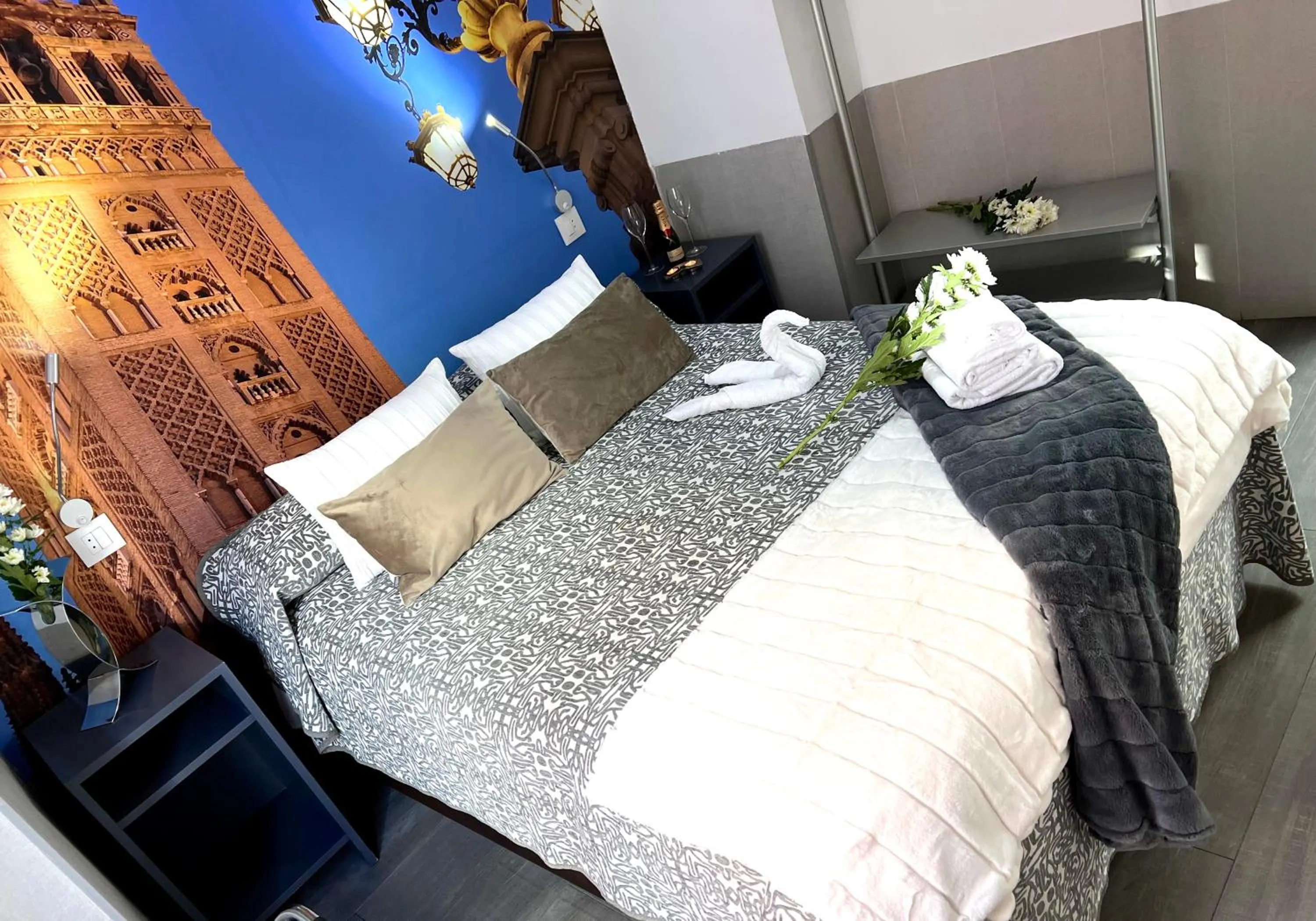 Living room, Bed in Hostal Paco´s