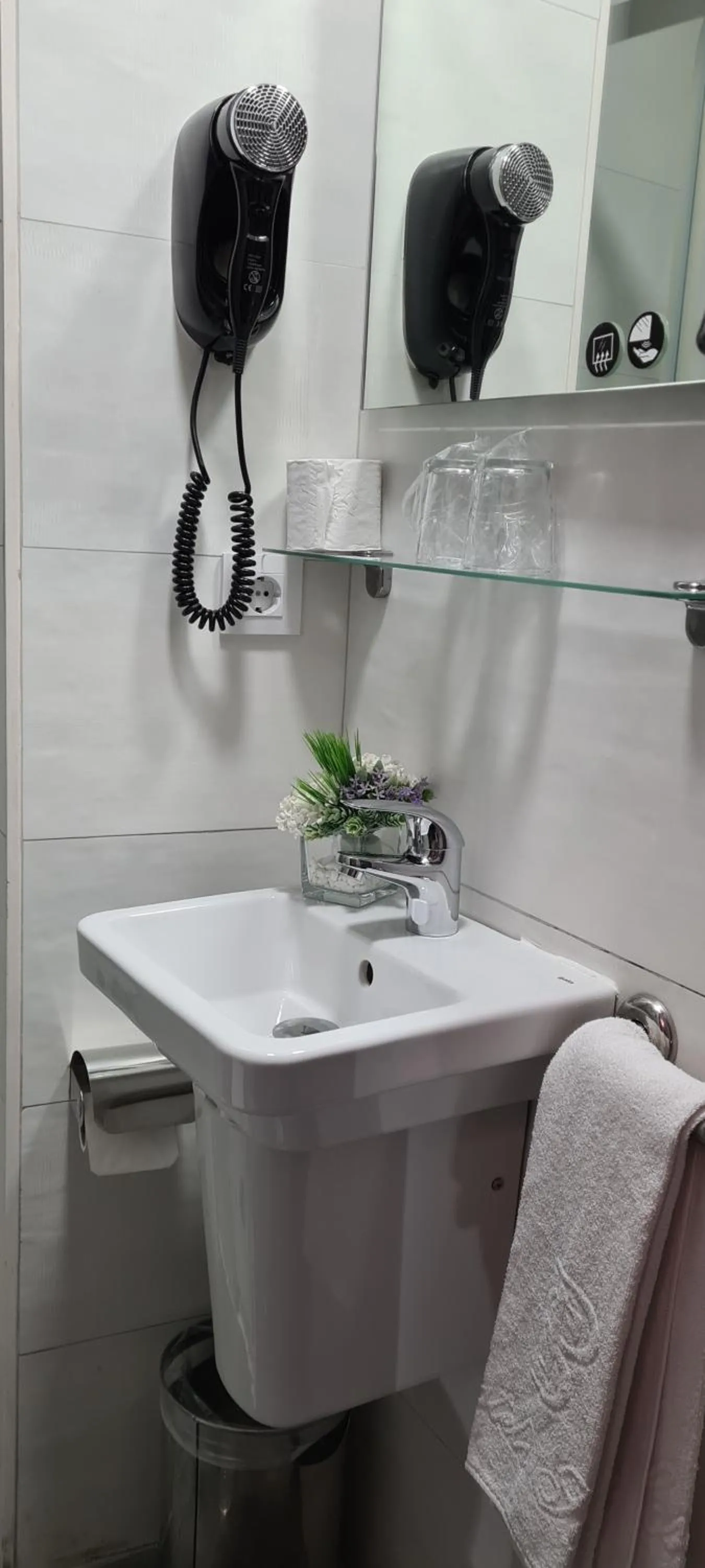 Bathroom in Hostal Paco´s