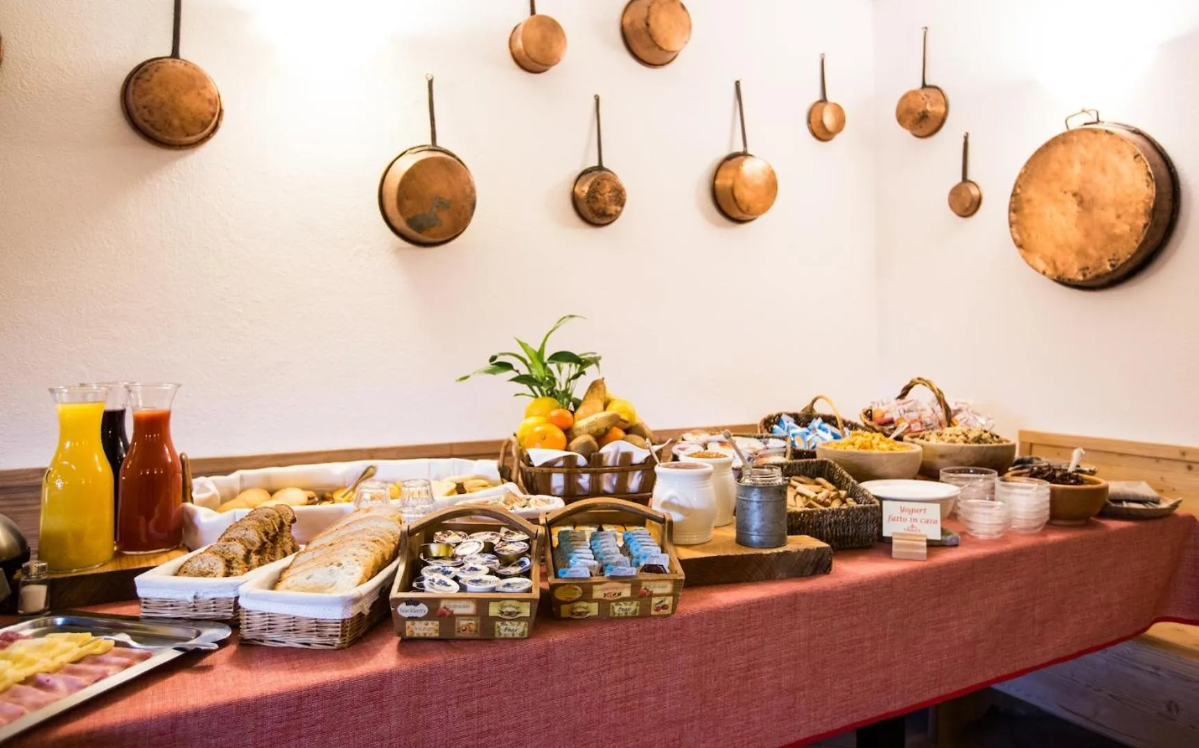 Buffet breakfast in Hotel Restaurant La Barme