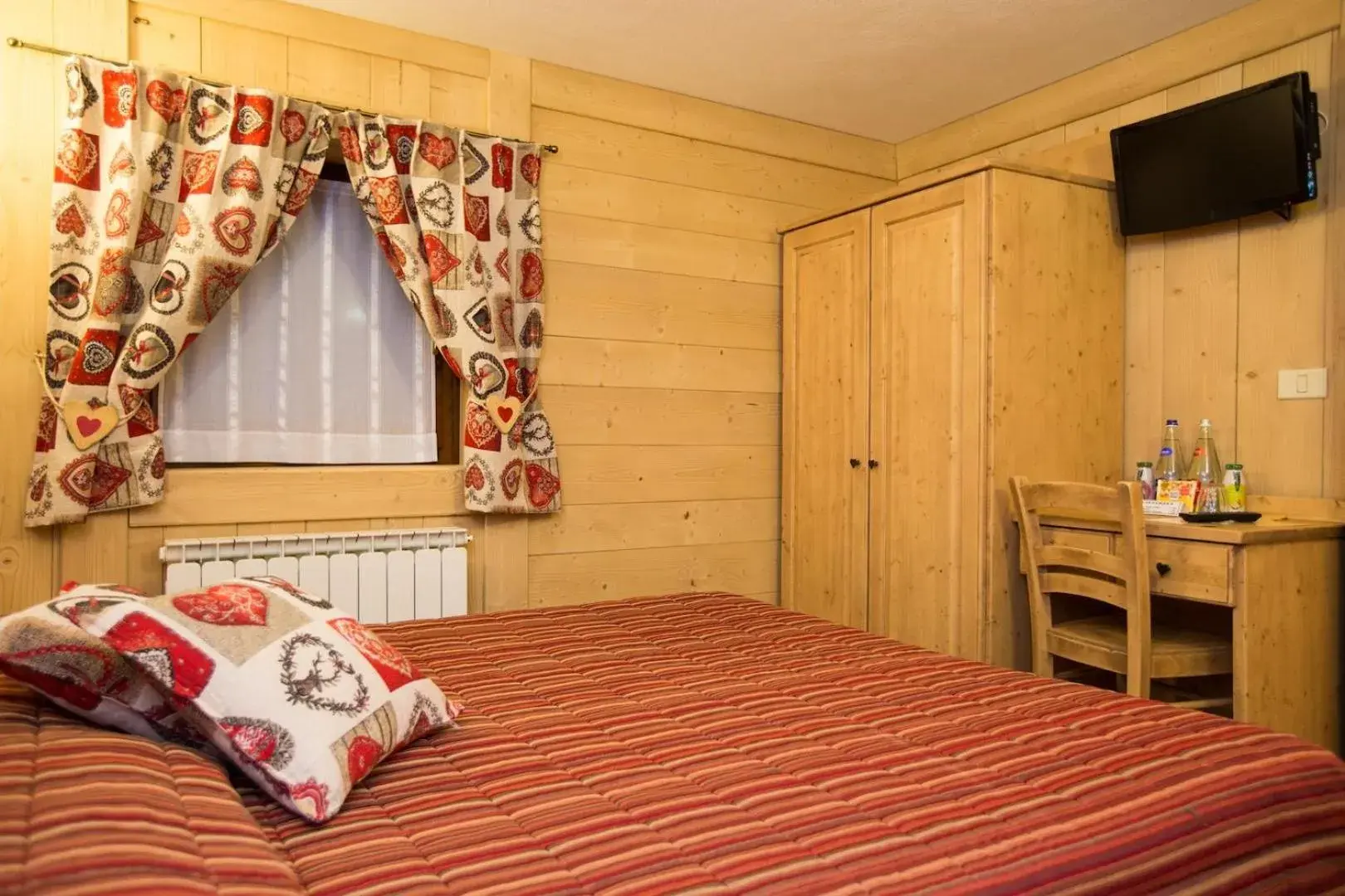 Classic Double or Twin Room in Hotel Restaurant La Barme Classic Double or Twin Room in Hotel Restaurant La Barme