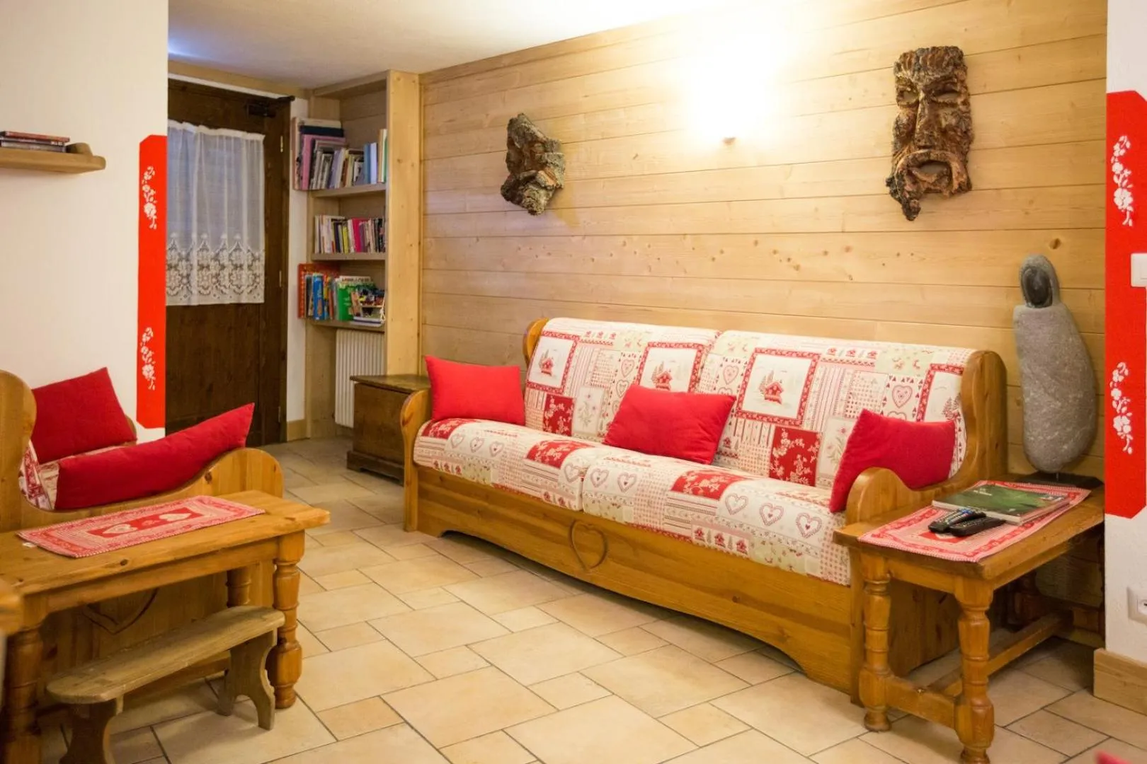 Communal lounge/ TV room in Hotel Restaurant La Barme