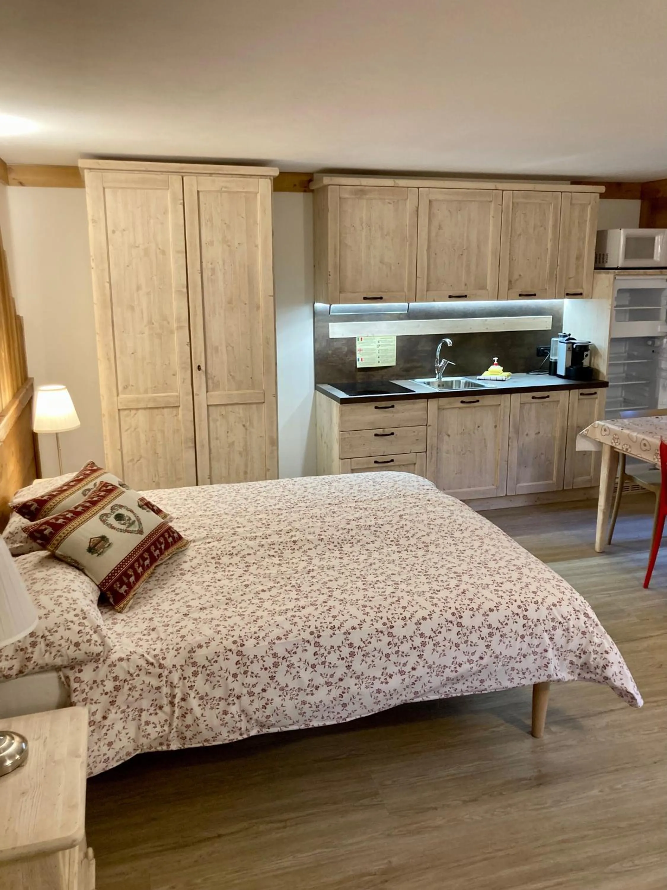 kitchen, Bed in Résidence Château Royal