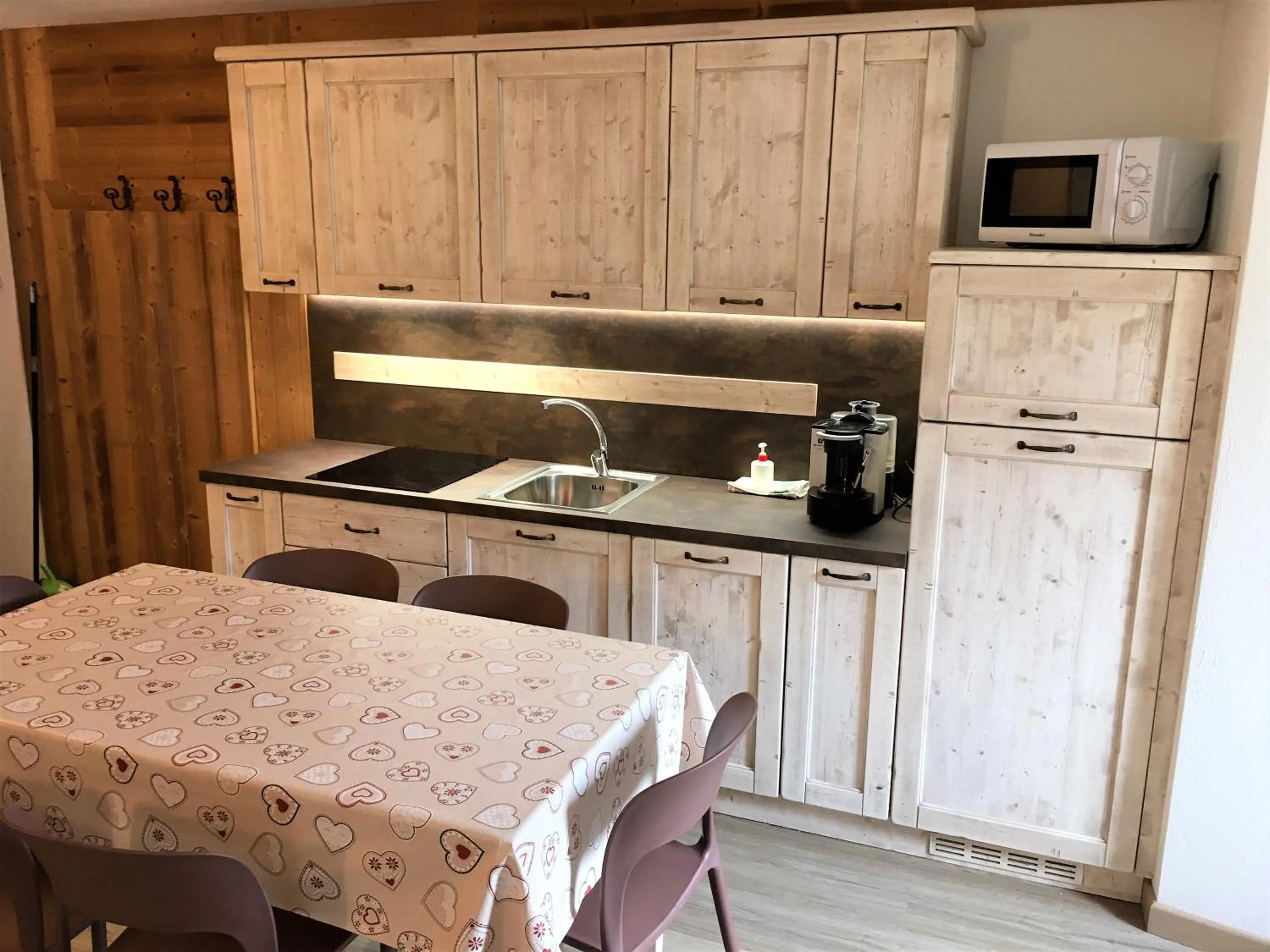 Kitchen or kitchenette in Résidence Château Royal