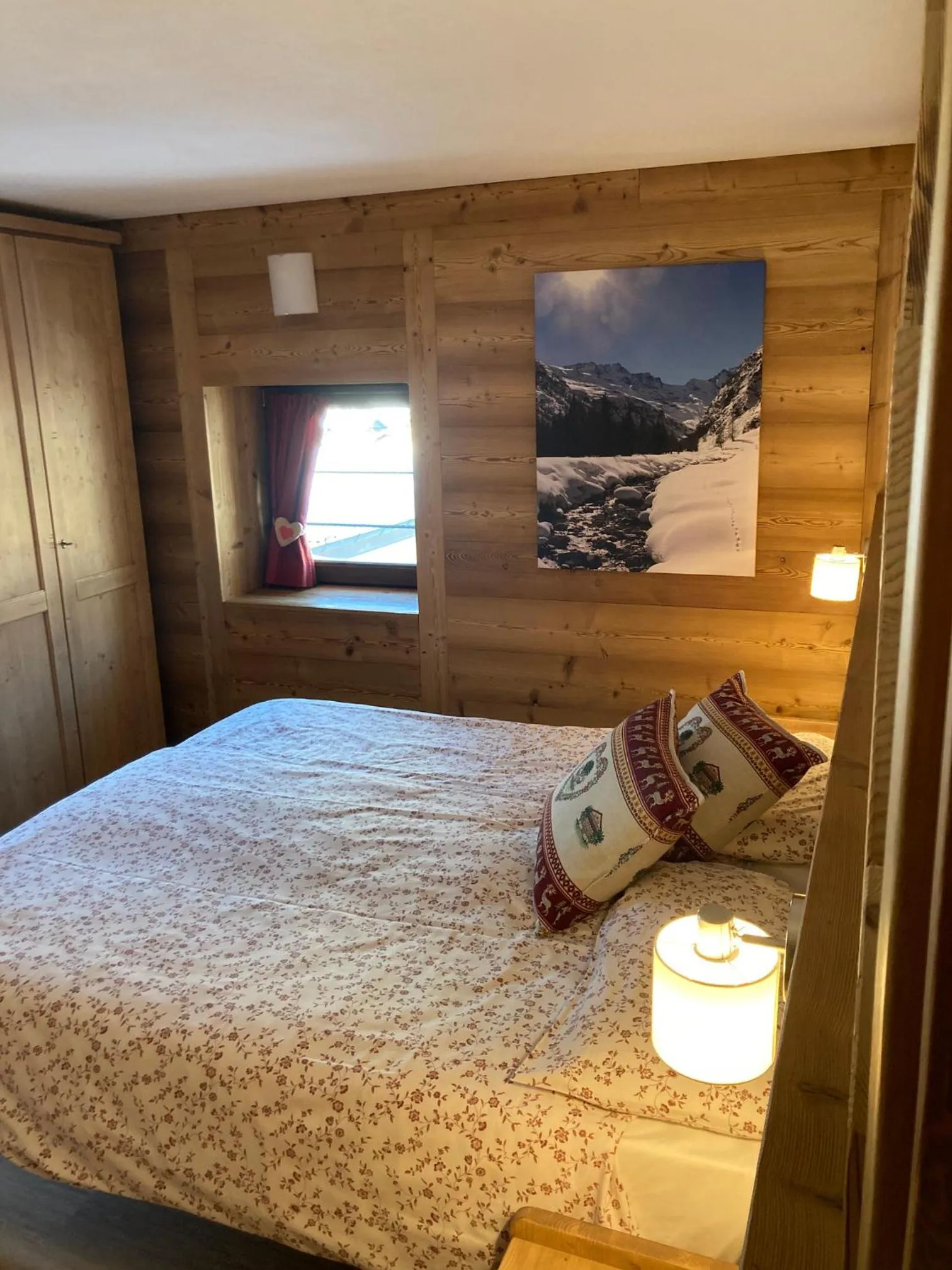 Bed in Résidence Château Royal