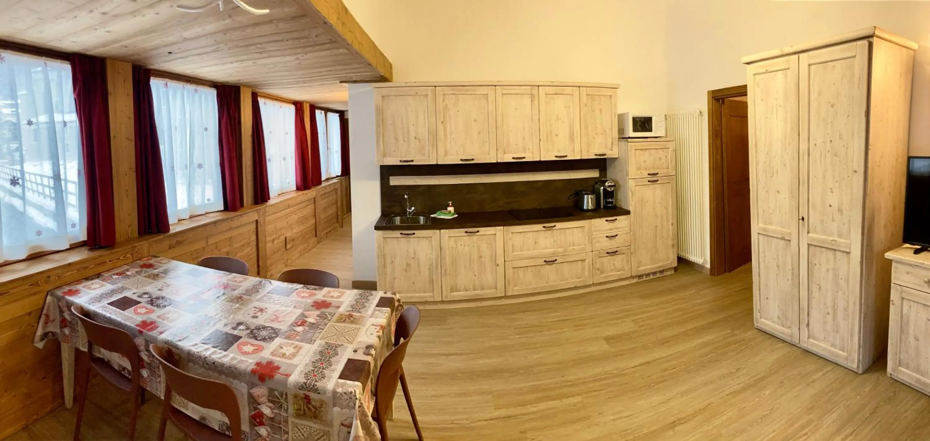 Kitchen or kitchenette in Résidence Château Royal