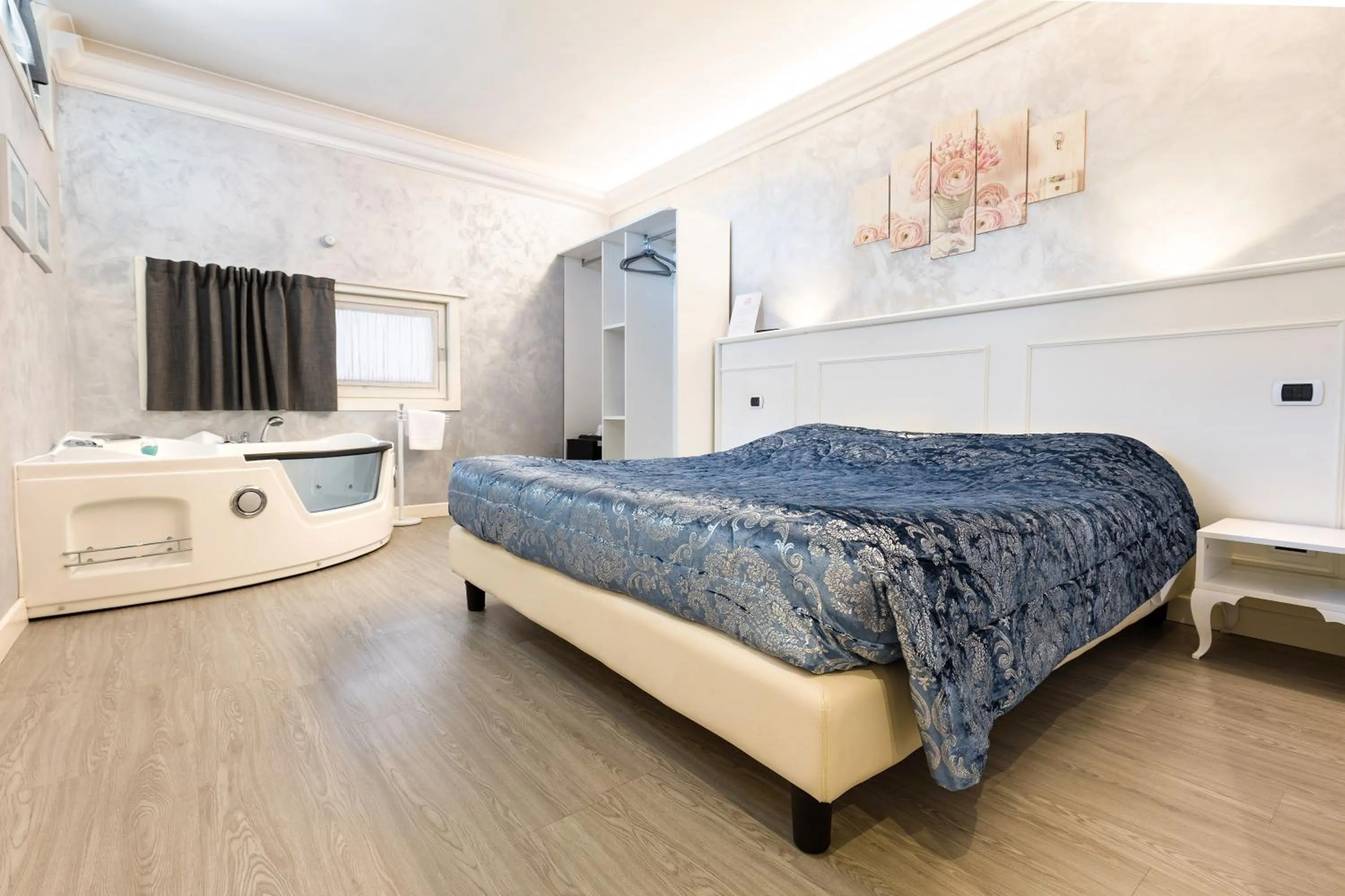 Photo of the whole room, Bed in HOTEL Villa Lilla