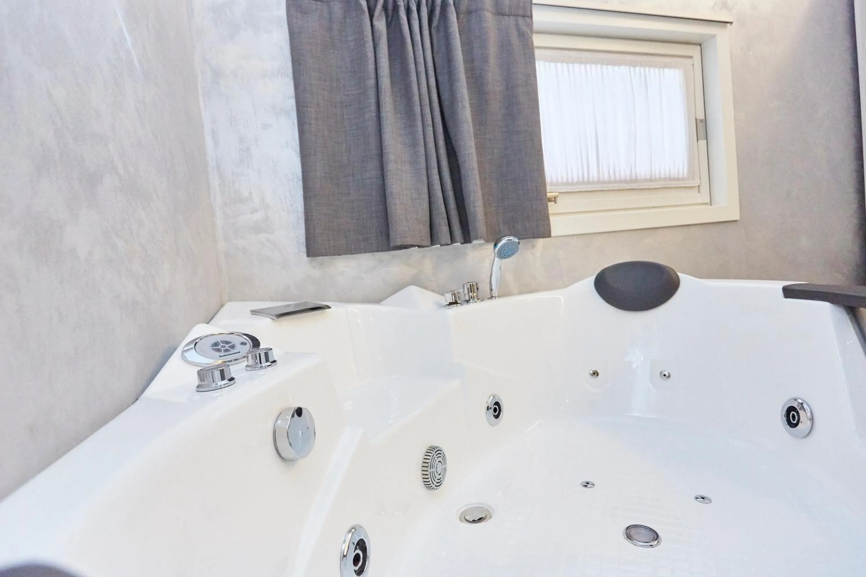 Hot Tub in HOTEL Villa Lilla