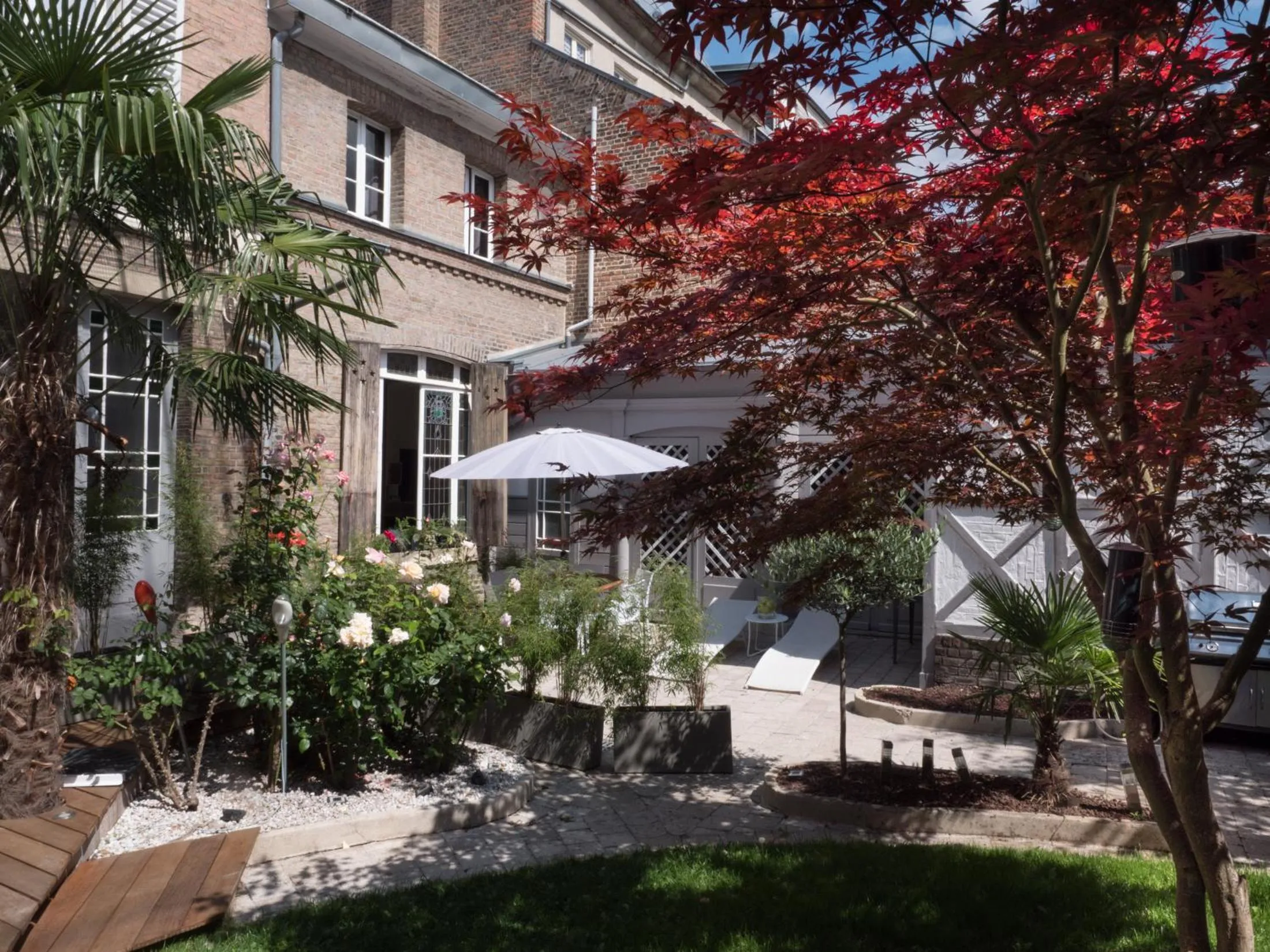 Property building in Une maison en ville Hypercentre - Spa