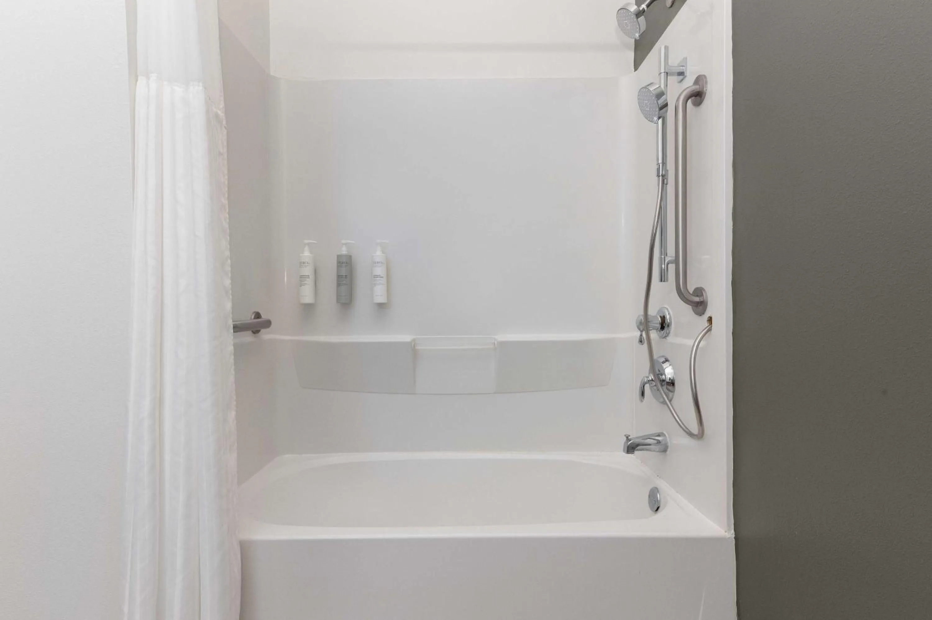 Bathroom in Spark by Hilton Savannah South I-95